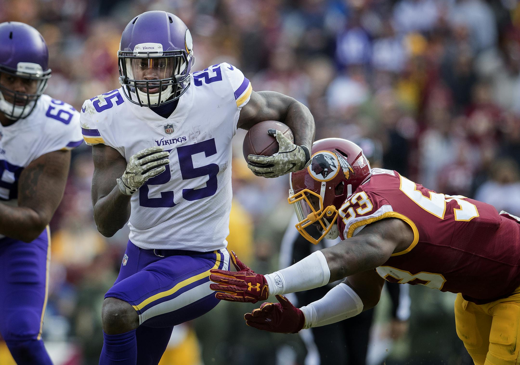 Running back Latavius Murray and the Vikings offense opened Sunday's game against the Redskins by going touchdown, punt, touchdown, touchdown, touchdown, touchdown.