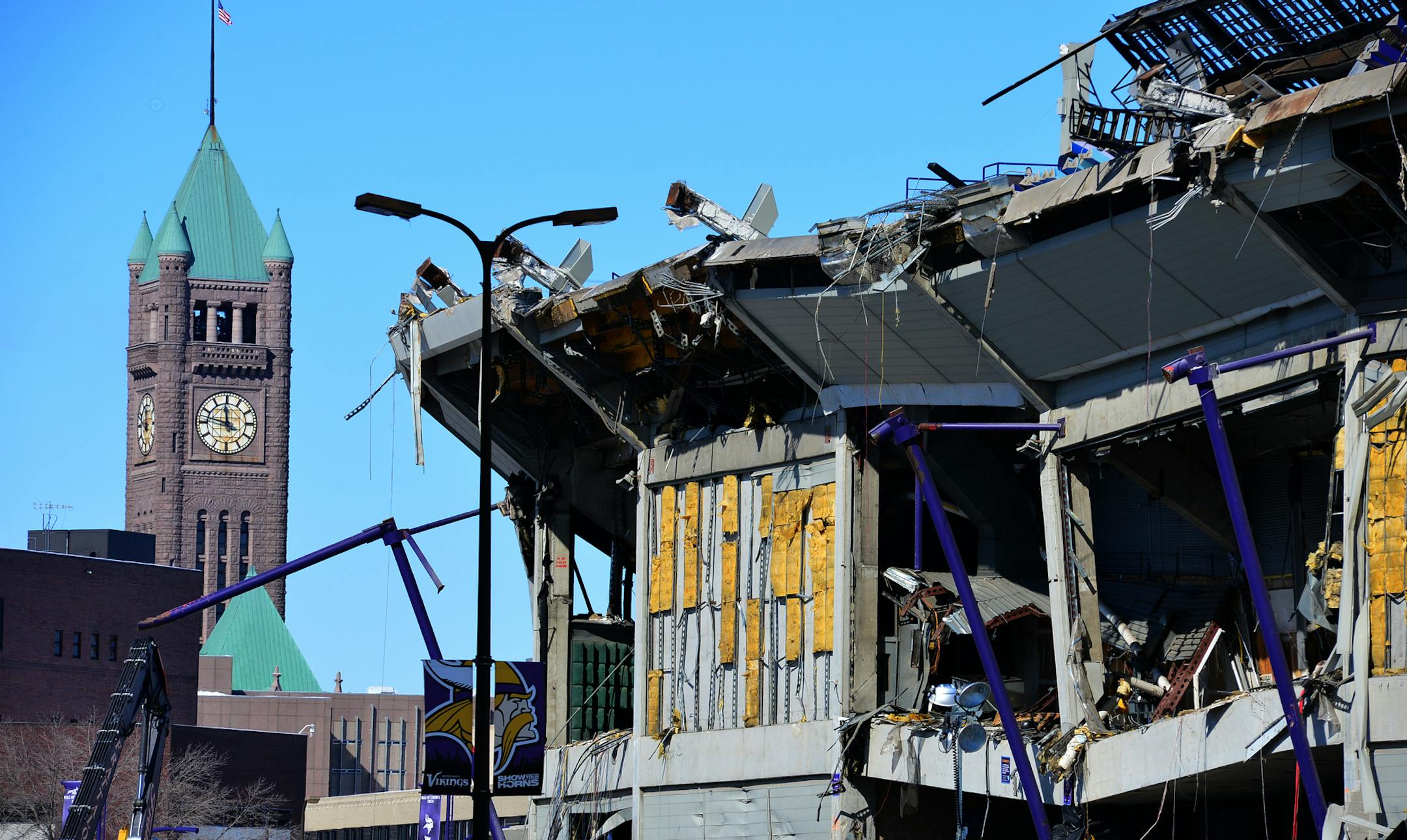 Metrodome demolition continues and more and more the site looks like some kind of Apocalypse has has happened on Tuesday, February 25, 2014 ] Richard.Sennott@startribune.com Richard Sennott/Star Tribune Minneapolis , Minn Monday 2/24/2014) ** (cq) ORG XMIT: MIN1402251706020441