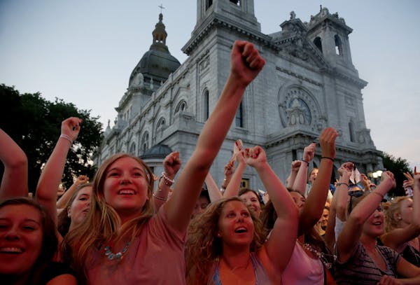 Fans listened to Fitz and The Tantrums performed on the PreferredOne stage at the Basilica Block Party. ] (KYNDELL HARKNESS/STAR TRIBUNE) kyndell.hark