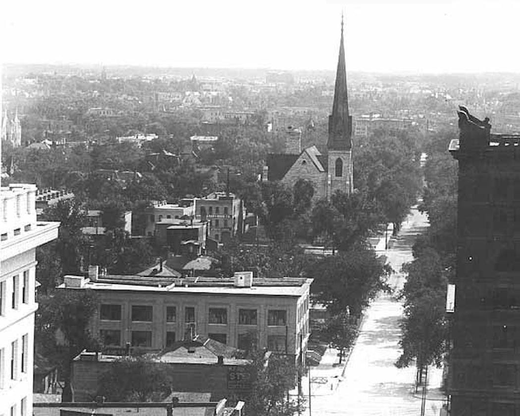Looking south on 2nd Avenue S. showing Church of the Redeemer, Minneapolis,1906.