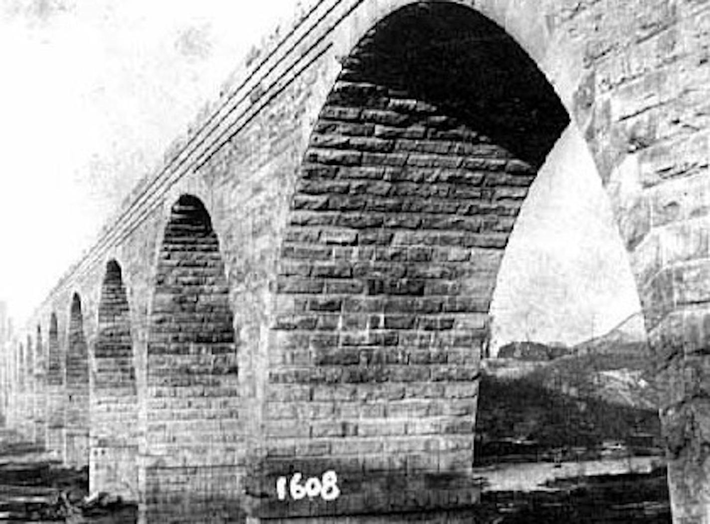 Stone Arch Bridge across the Mississippi River, Minneapolis Photograph Collection ca. 1885 Location no. Collection I.291 Mandatory photo credit: Minnesota Historical Society ORG XMIT: MIN2013071115534415