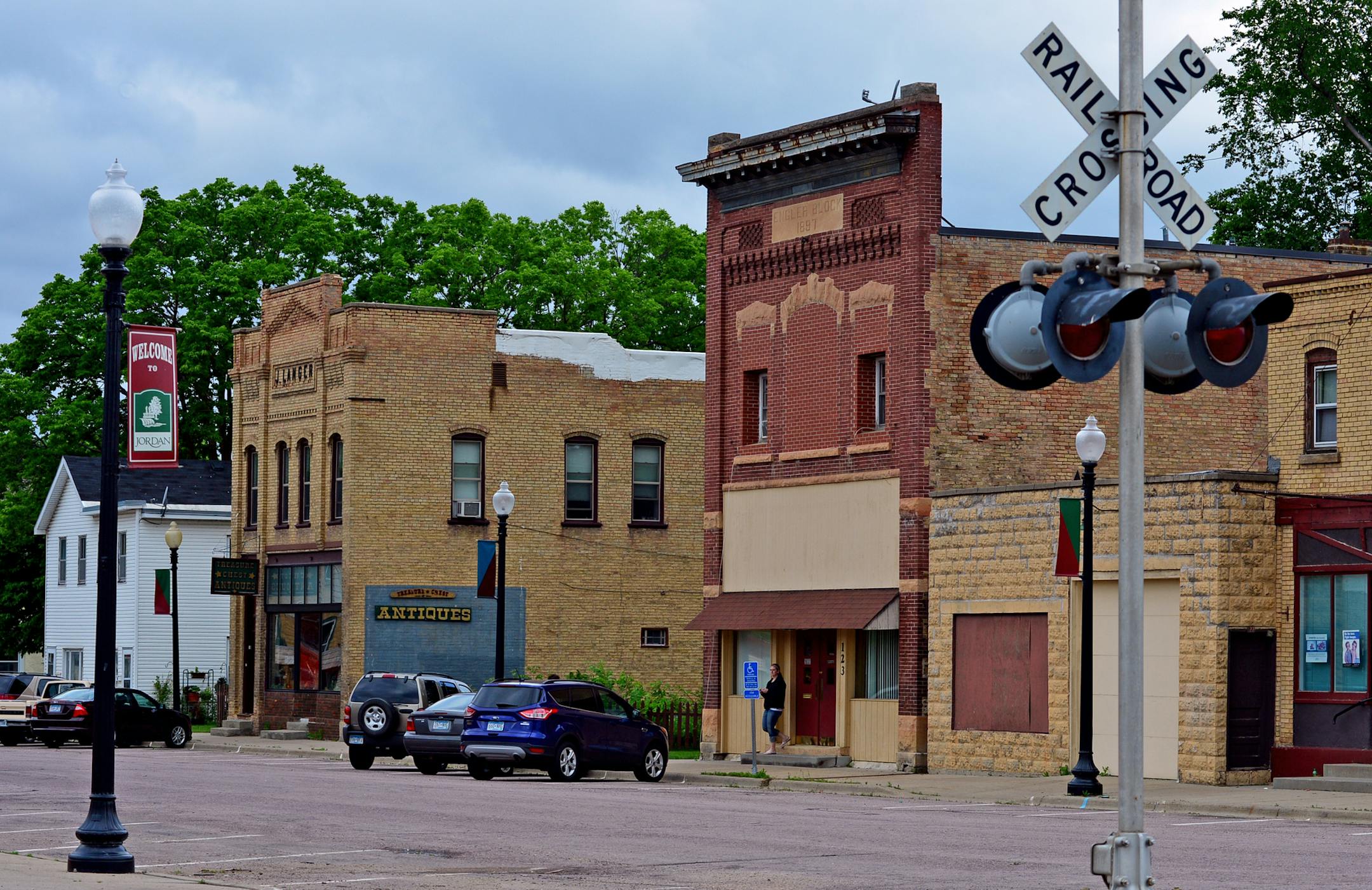 Jordan is a small city in Scoot County , which boasts the state's largest candy store and a famous town-league baseball park called the Mimi Met.]Richard.Sennott@startribune.com Richard Sennott/Star Tribune Jordan Minn. Thursday 6/12/2014) ** (cq)