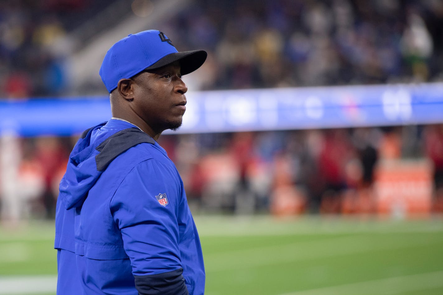 Los Angeles Rams defensive coordinator Raheem Morris watches his players during an NFL wild-card playoff football game against the Arizona Cardinals Monday, Jan. 17, 2022, in Inglewood, Calif. (AP Photo/Kyusung Gong)