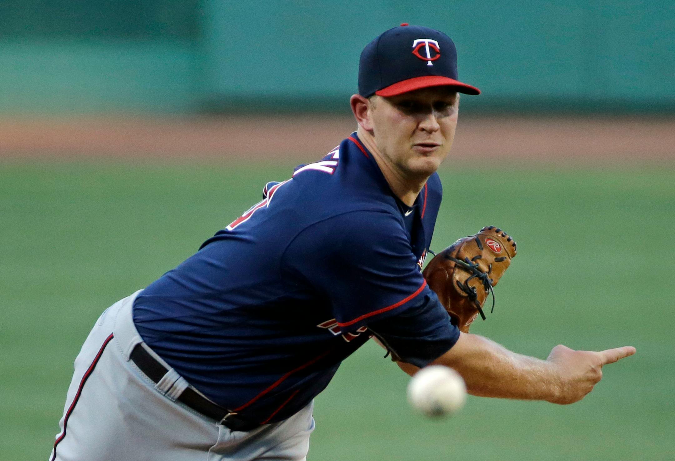 Minnesota Twins starting pitcher Tyler Duffey delivers to the Boston Red Sox in the first inning of a baseball game at Fenway Park, Thursday, July 21, 2016, in Boston. (AP Photo/Elise Amendola)