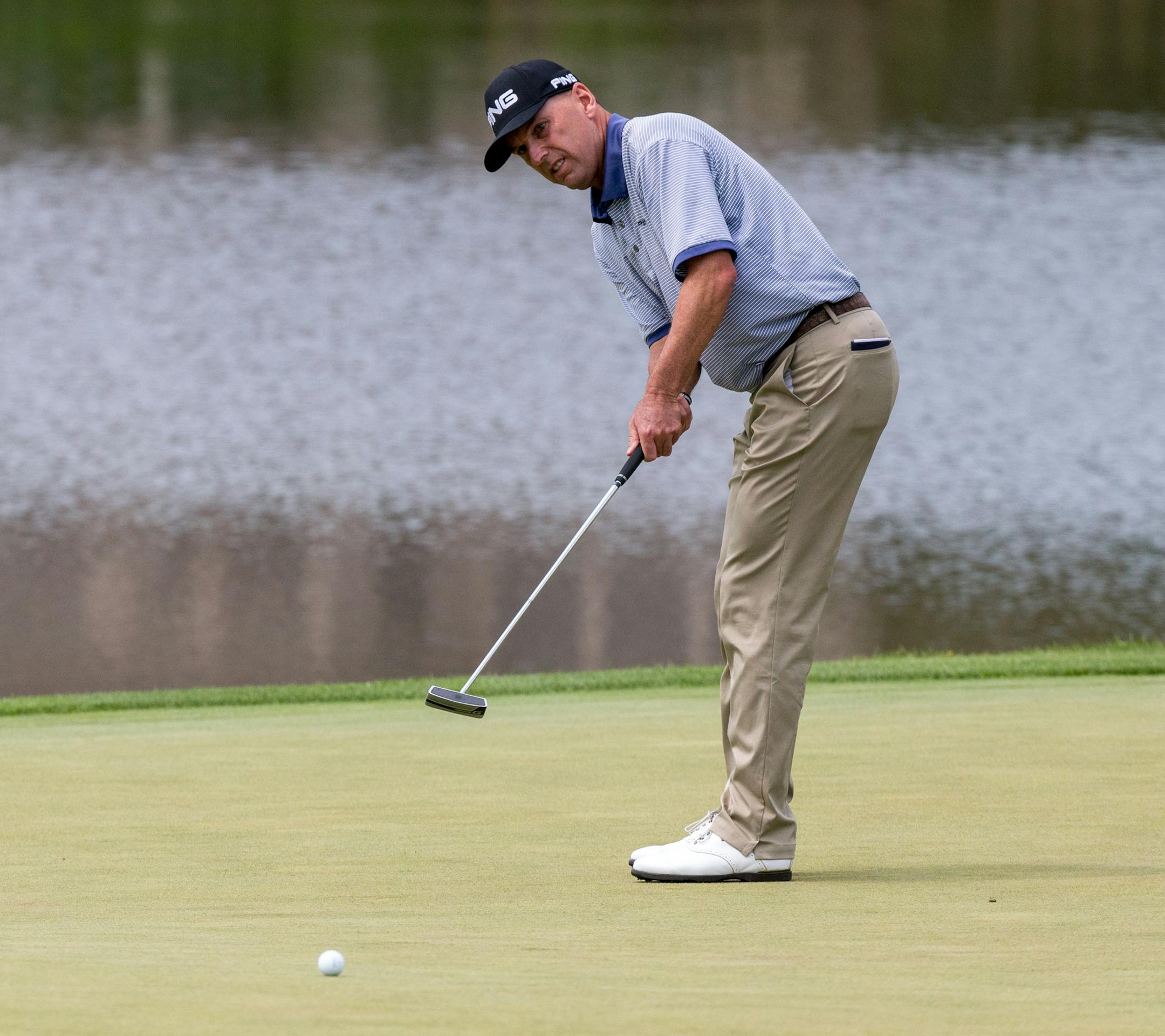 Kevin Sutherland puts on the ninth hole during round two of the 3M Championship at TPC Twin Cities on Saturday. ] COURTNEY PEDROZA • courtney.pedroza@startribune.com; Second day of 3M Golf Tournament at TPC Twin Cities in Blaine, on Saturday, Aug. 5, 2017; Second Round of Championship Play;