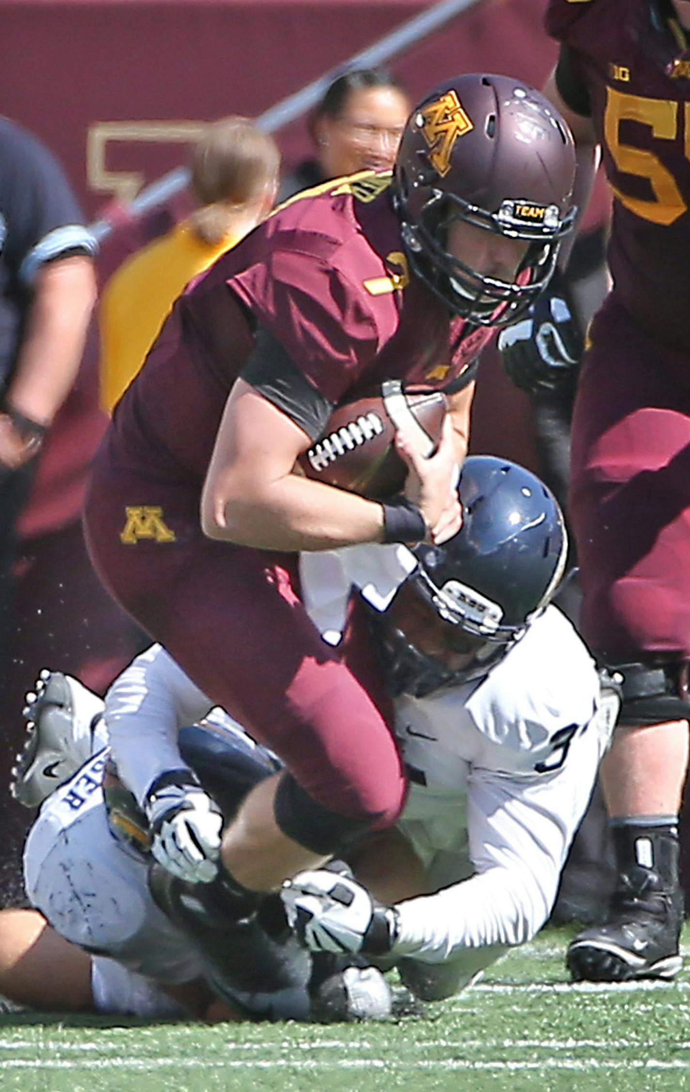 Minnesota's quarterback Mitch Leidner was sacked in the fourth quarter as the Gophers took on Kent State at TCF Bank Stadium, Saturday, September 19, 2015 in Minneapolis, MN. ] (ELIZABETH FLORES/STAR TRIBUNE) ELIZABETH FLORES &#x2022; eflores@startribune.com