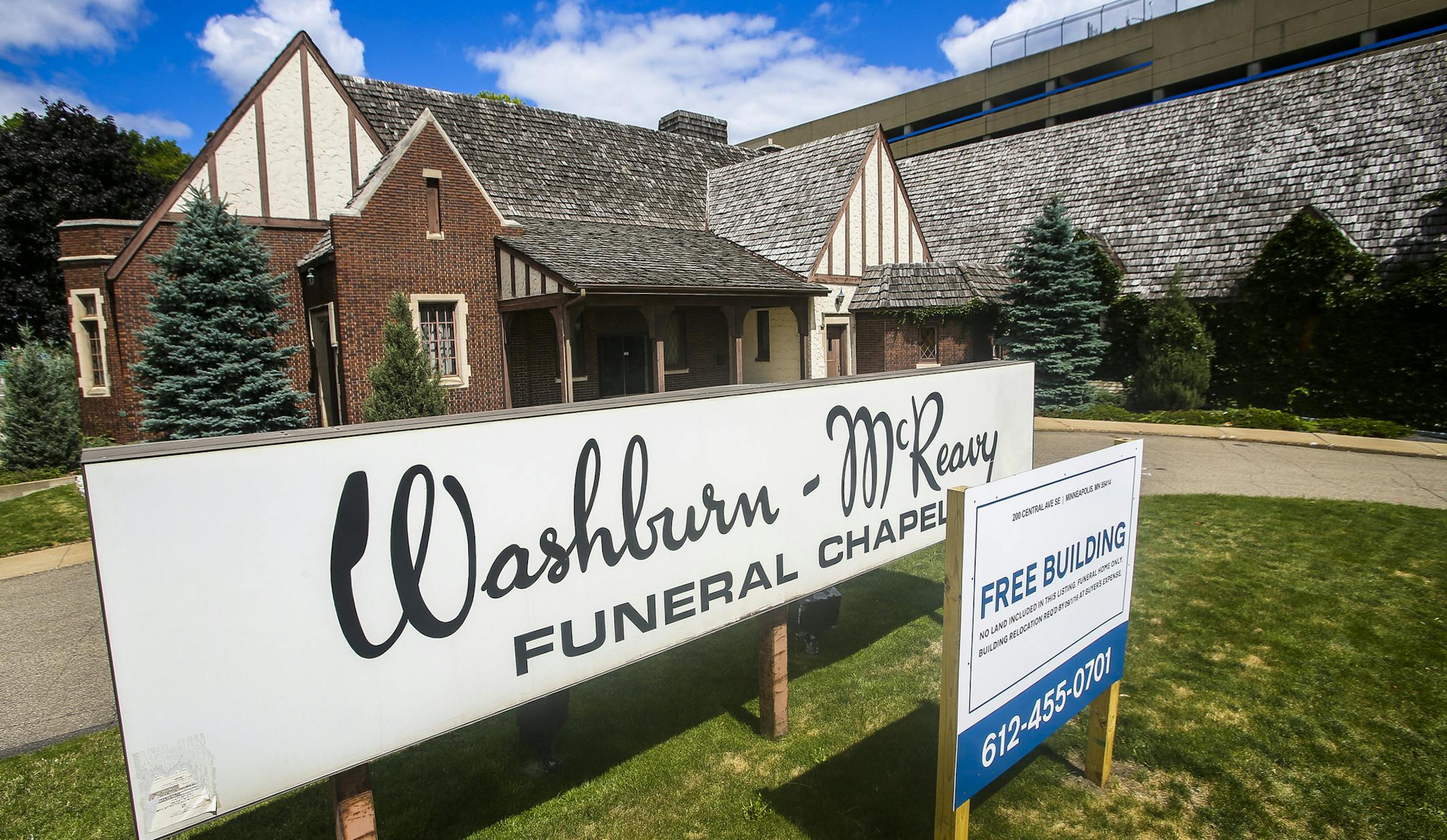 The Washburn-McReavy Funeral Chapel, located at 200 SE Central Ave., is listed for sale for the steep price of free. ] Timothy Nwachukwu • timothy.nwachukwu@startribune.com The Washburn-McReavy Funeral Chapel, located at 200 SE Central Ave., was found listed for sale for the steep price of free on Friday, August 5, 2016. ORG XMIT: MIN1608051524360079