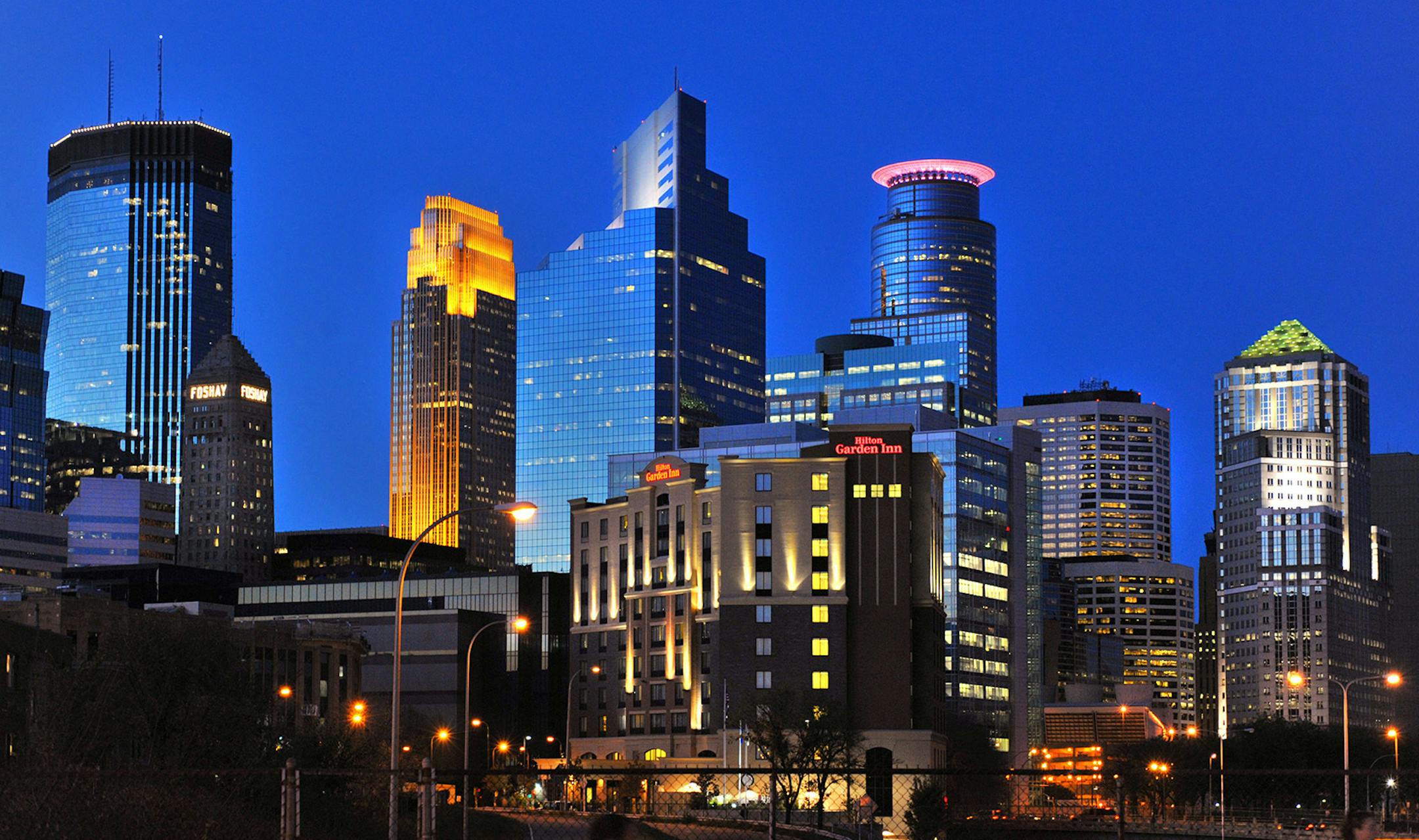 GLEN STUBBE • gstubbe@startribune.com –– Tuesday, October 19, 2010 -- Minneapolis, MN -- ] The Minneapolis skyline from I-35W south of Minneapolis. ORG XMIT: MIN2013020709430625 ORG XMIT: MIN1304071849116781 ORG XMIT: MIN1308151543483099 ORG XMIT: MIN1405291422223802 ORG XMIT: MIN1503241450316101 ORG XMIT: MIN1511121727580143 ORG XMIT: MIN1603241304114216