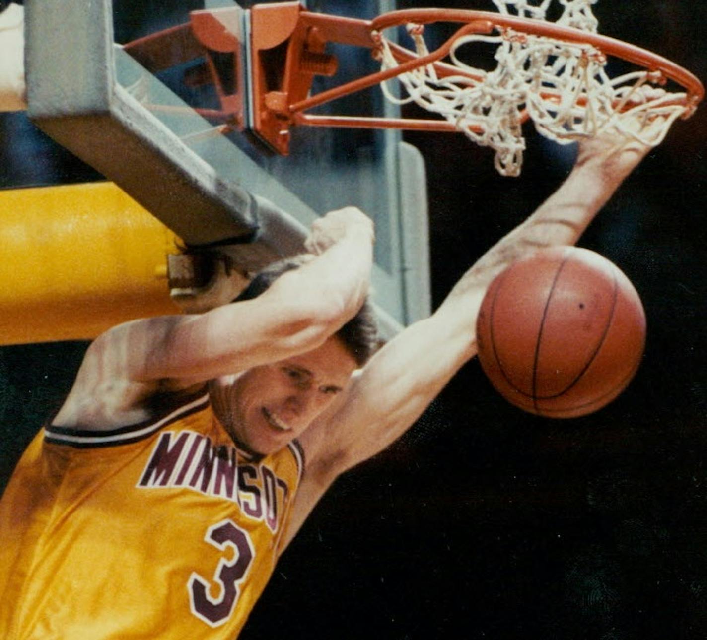 Kevin Lynch, now a broadcaster on FSN, was a guard for the 1989 Gophers.