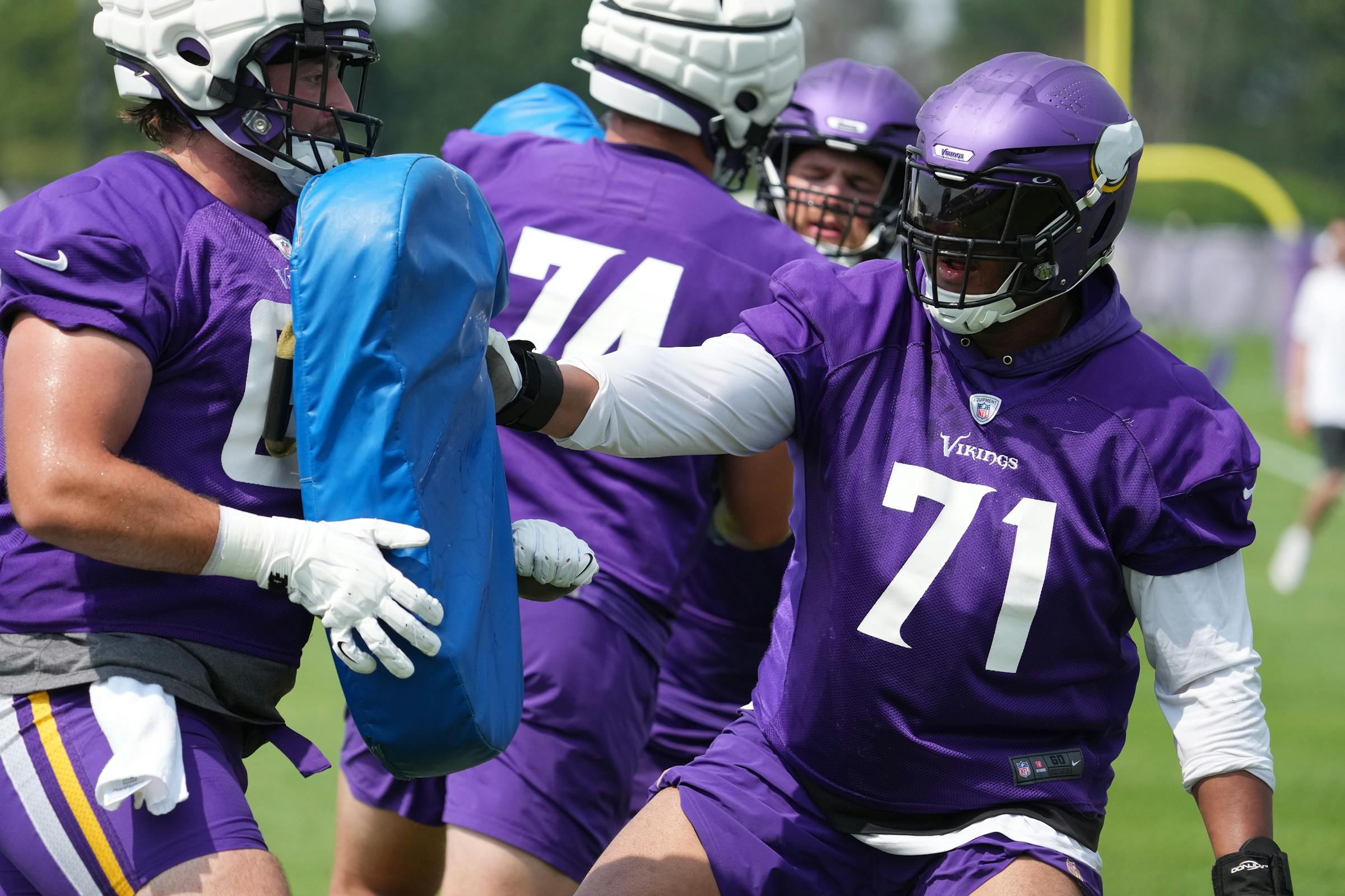 Christian Darrisaw, from his spot at tackle, embraces task of mentoring Vikings rookie Dallas Turner