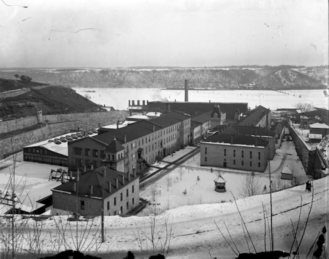 Stillwater Prison in 1895.