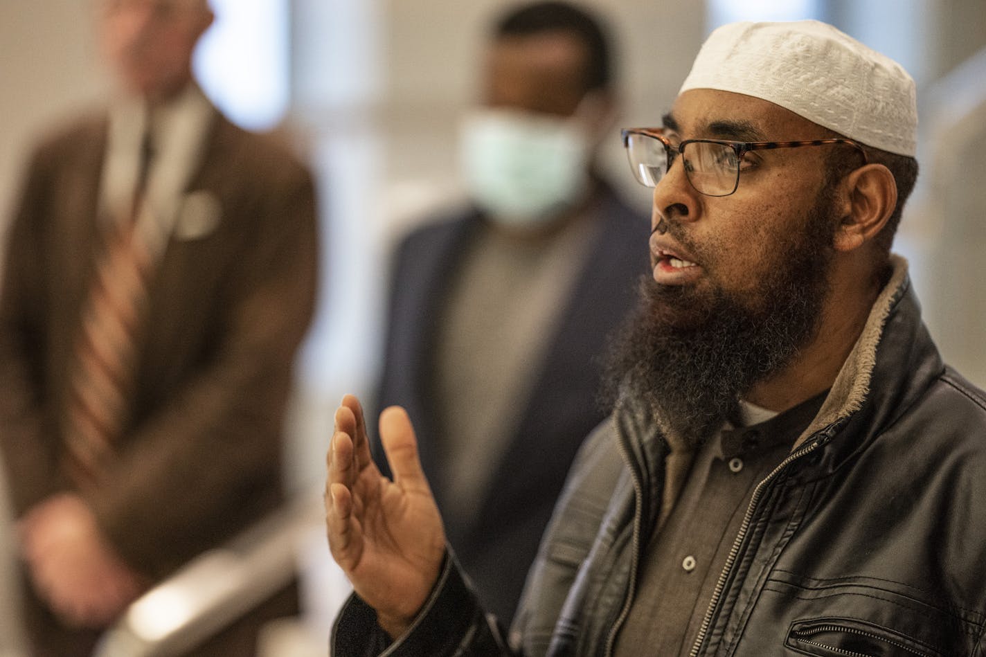 Imam Mohamed Mukhtar of the Dar Al Farooq Mosque spoke at a news conference at the federal court house in St, Paul on Monday, Nov. 9, the first day of the trail of Michael Hari.