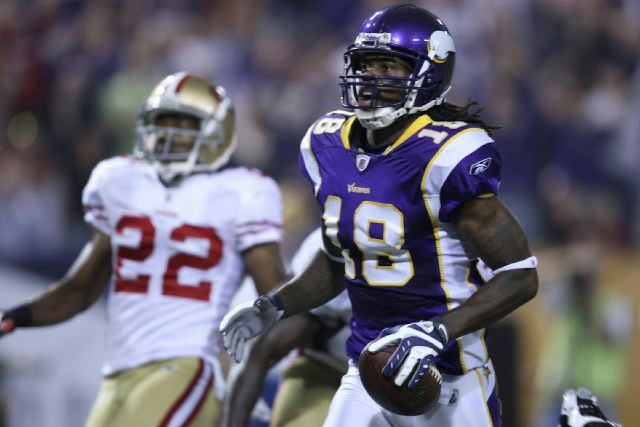 Sidney Rice scored the Vikings only touchdown of the first half, a 30-yard pass reception.