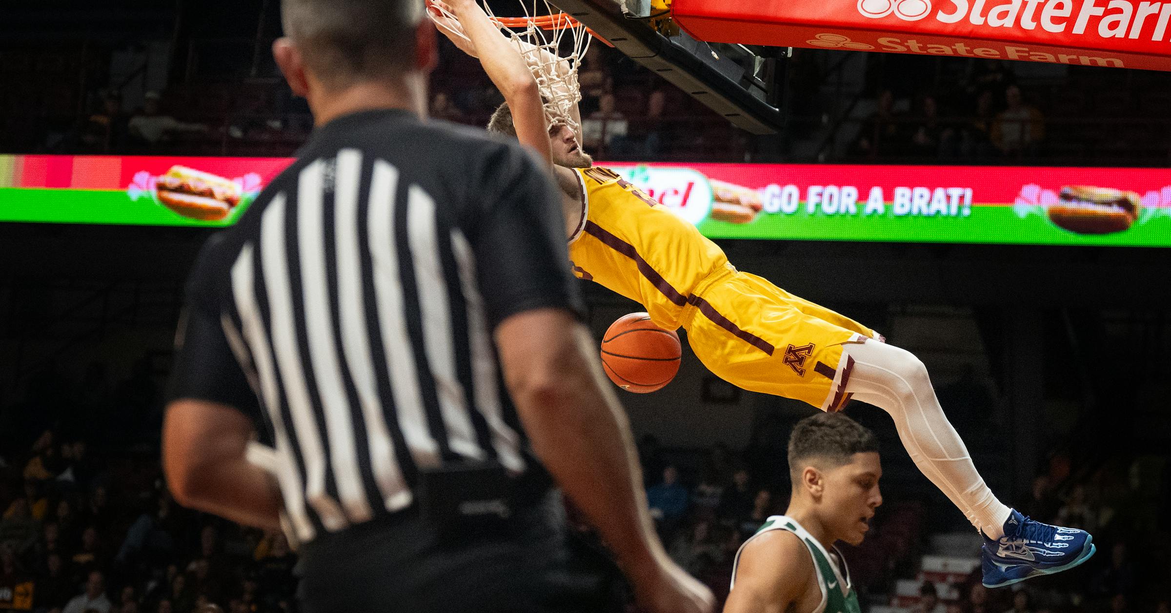Gophers pull away from Cleveland State in men’s basketball Gophers pull away from Cleveland State in men’s basketball