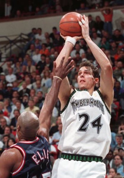 Tom Gugliotta during his Timberwolves days.