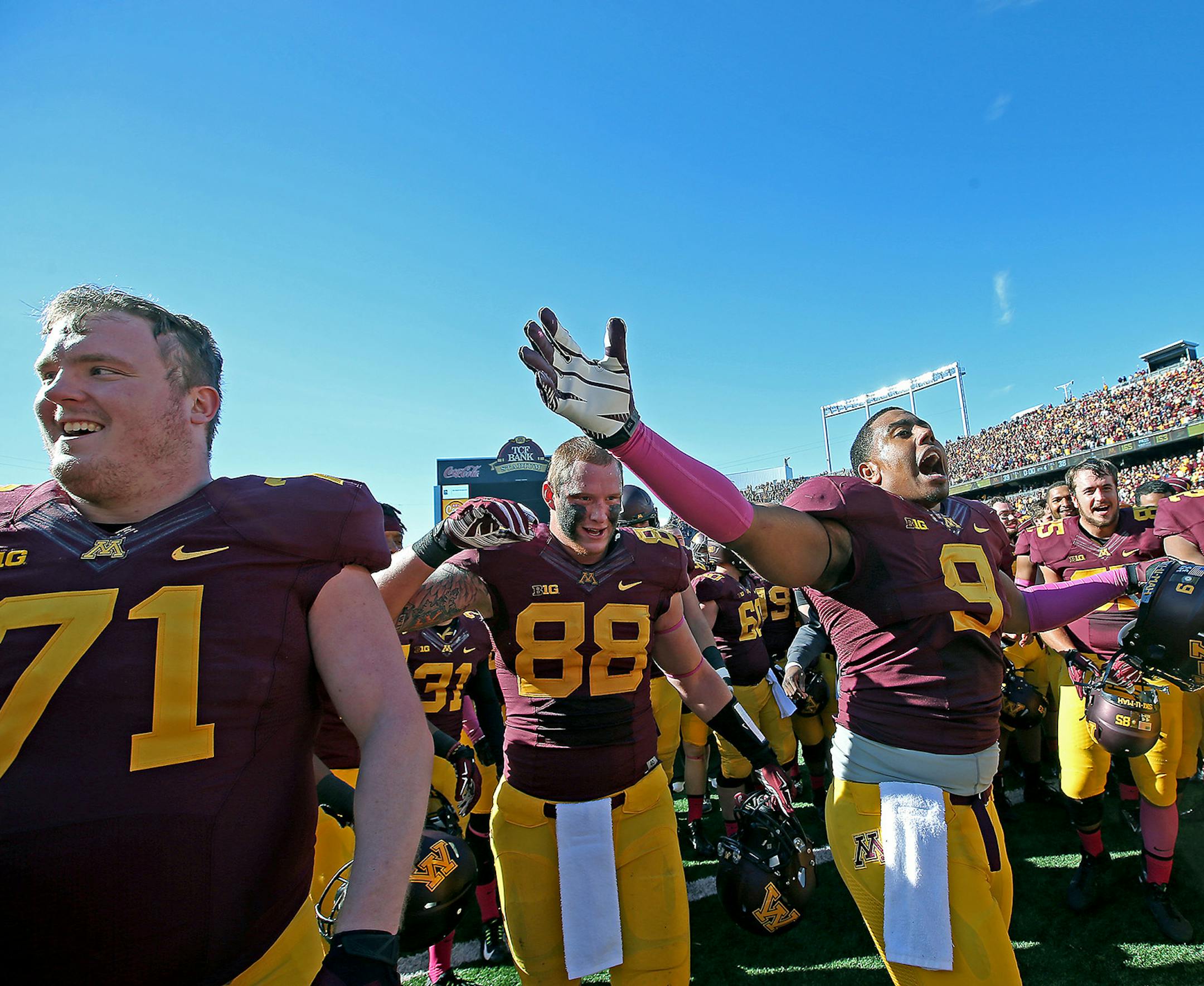 The Minnesota Gophers celebrated their 39-38 win over the Purdue Boilermakers, Saturday, October 18, 2014 at TCF Stadium in Minneapolis, MN. ] (ELIZABETH FLORES/STAR TRIBUNE) ELIZABETH FLORES • eflores@startribune.com