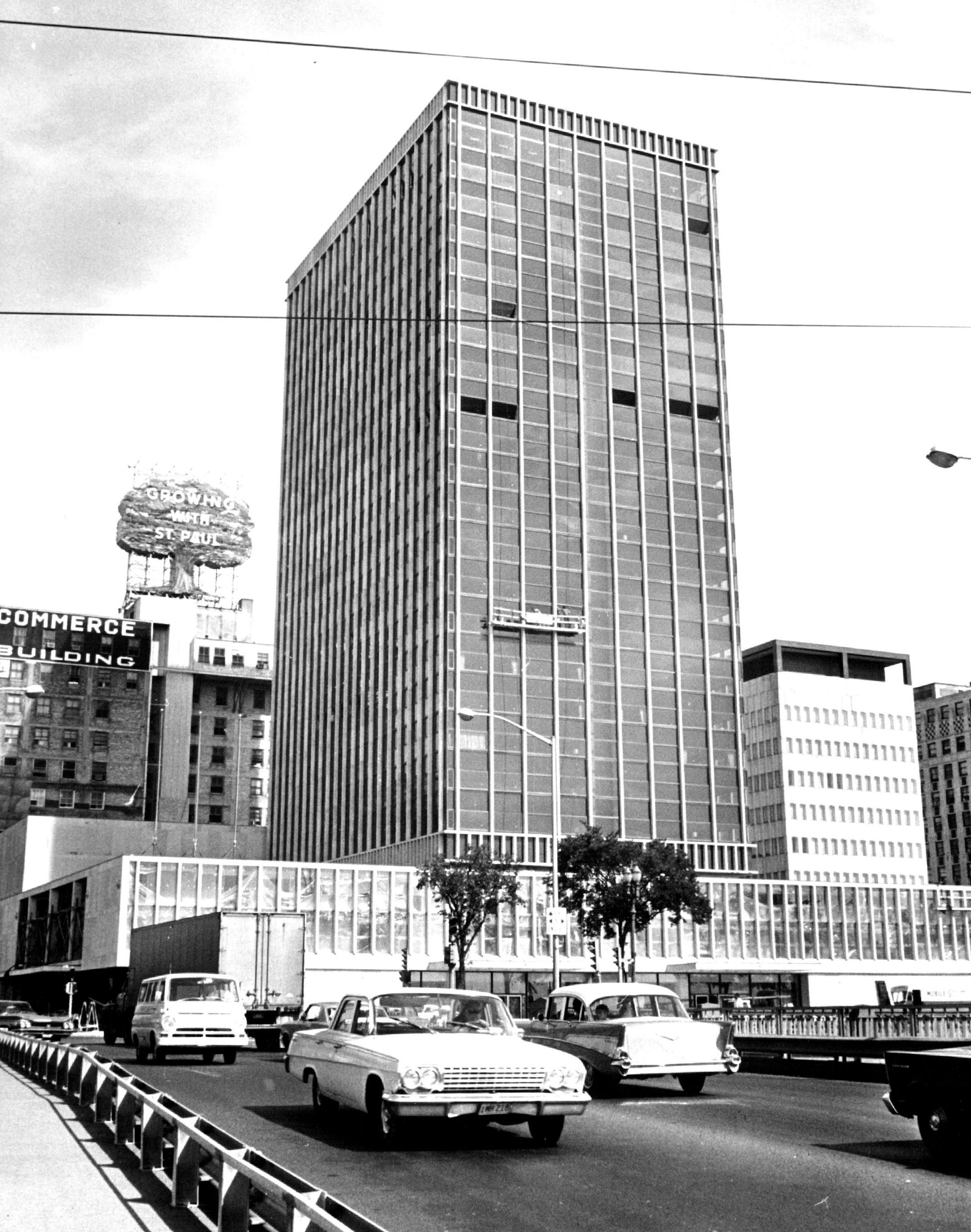 August 17, 1966 St. Paul Hilton hotel .... rigert has story this shot from Wabasha bridge Donald Black, Minneapolis Star Tribune ORG XMIT: MIN2015021915383775