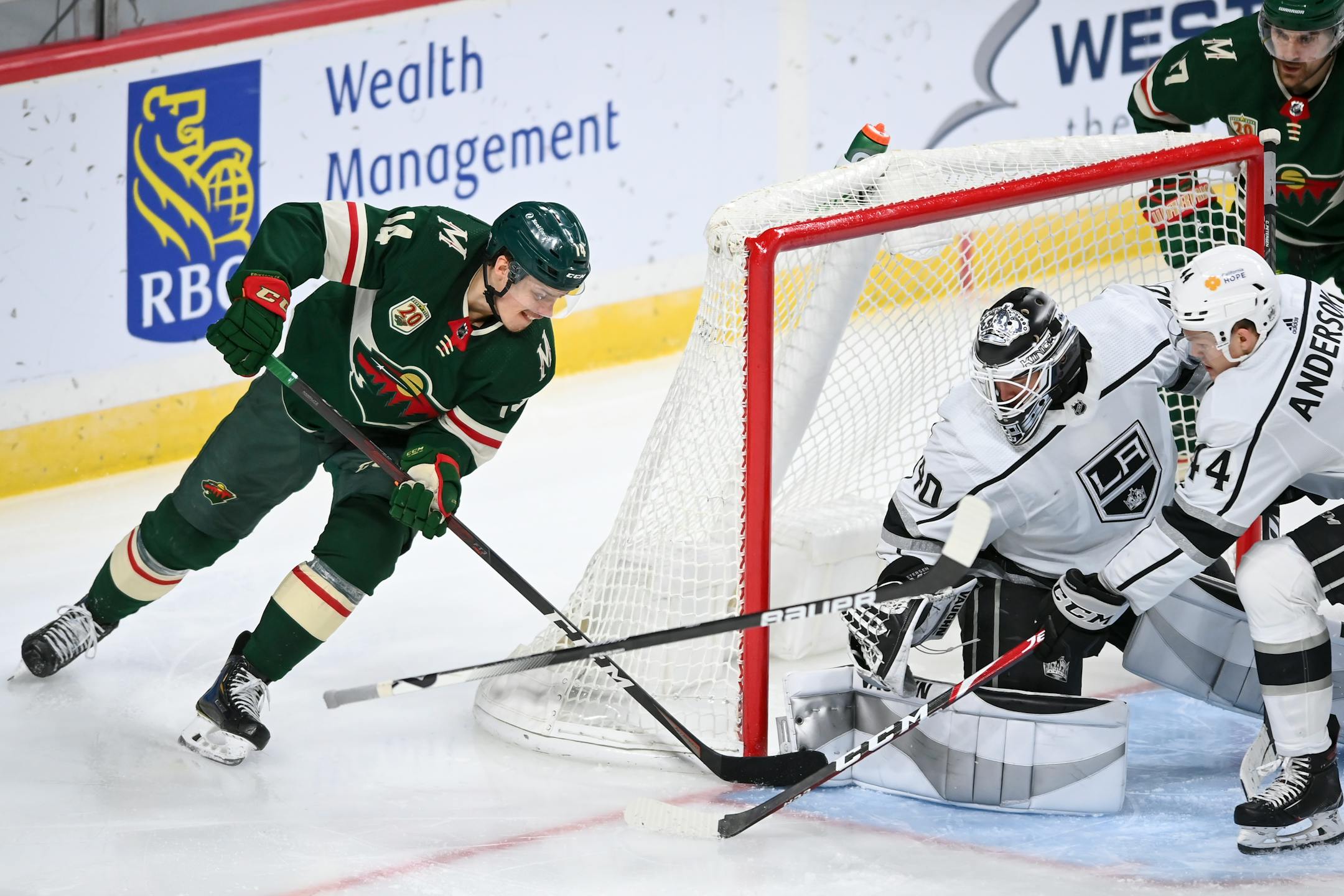 Minnesota Wild center Joel Eriksson Ek (14) scored a goal against Los Angeles Kings goaltender Calvin Petersen (40) in the third period. ] AARON LAVINSKY • aaron.lavinsky@startribune.com