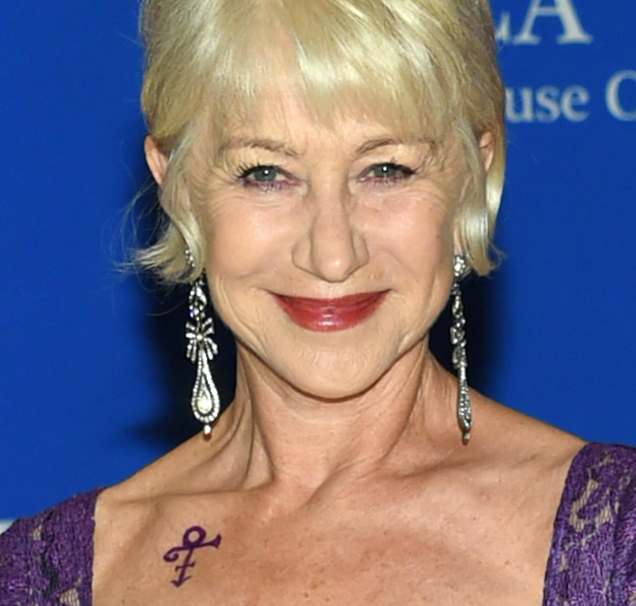 Helen Mirren arrives at the White House Correspondents' Association Dinner at the Washington Hilton Hotel on Saturday, April 30, 2016, in Washington. (Photo by Evan Agostini/Invision/AP)