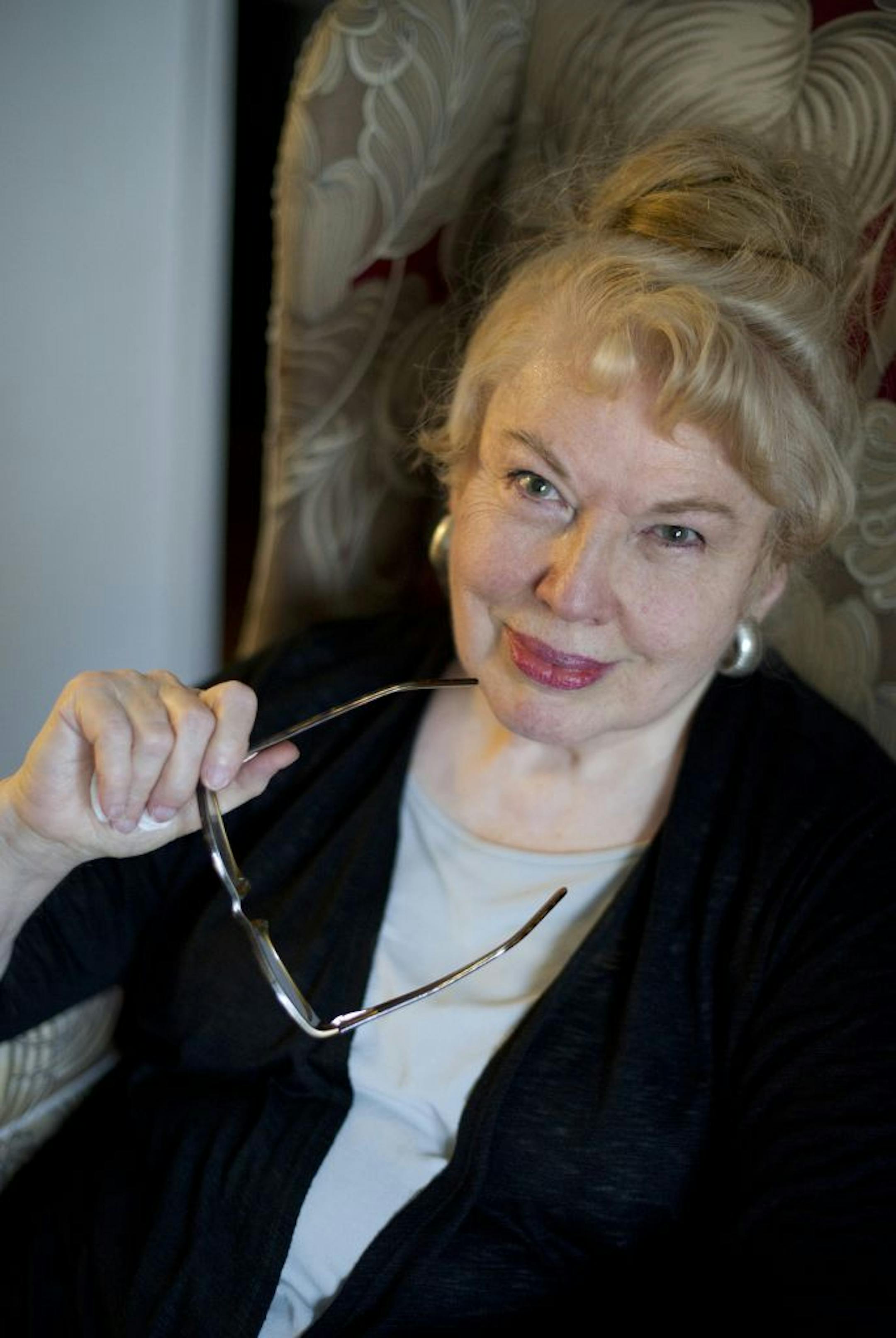 Janet Groth dishes about the New Yorker's heyday.