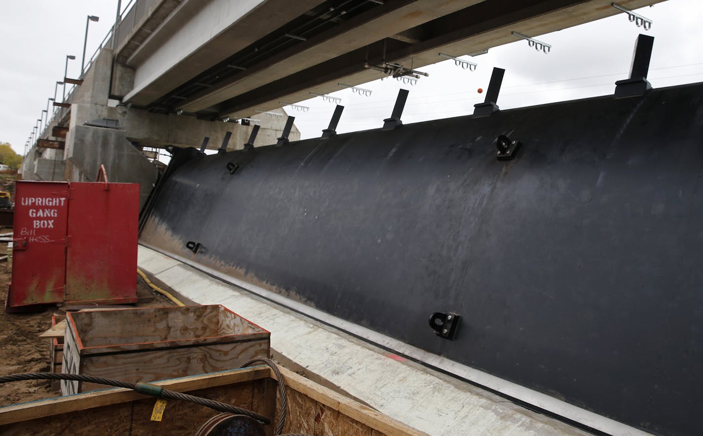 At the Coon Rapids Dam in Coon Rapids, construction workers implemented the gates that will hopefully keep the Asian carp and other invasive species from moving upstream.]richard tsong-taatarii/rtsongtaataarii@startribune.com