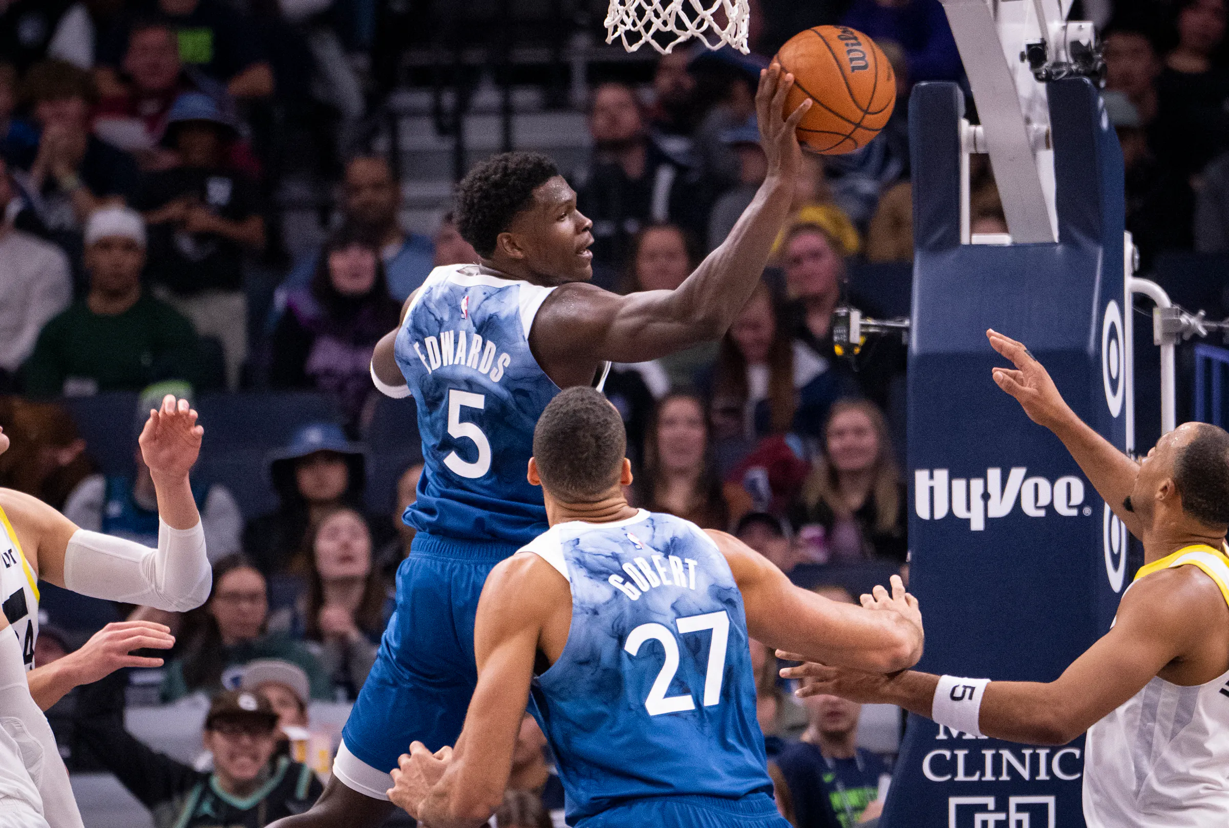 Timberwolves continue strong play with 123-95 victory over Jazz