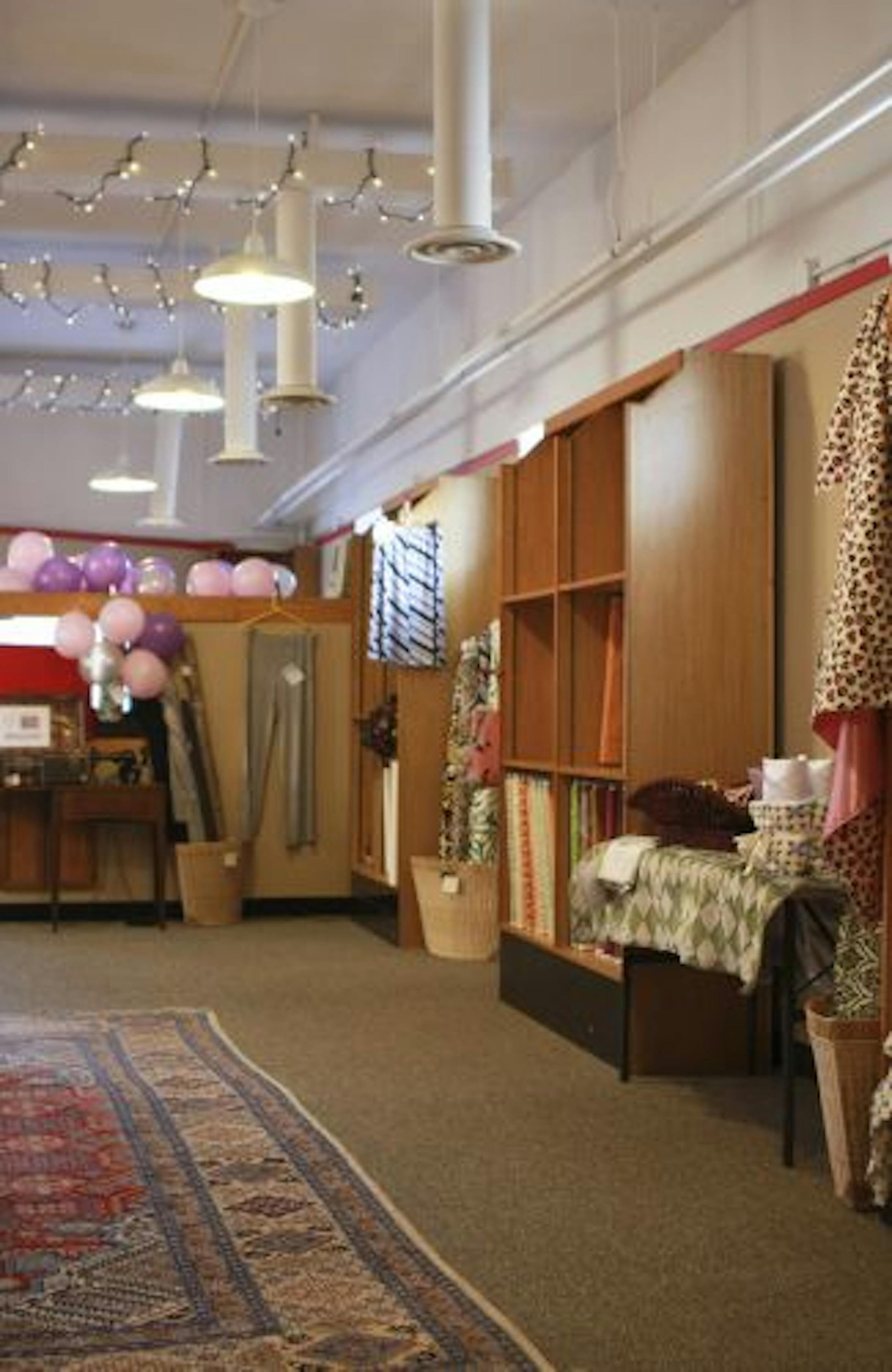 Sewtropolis offers sewing classes.