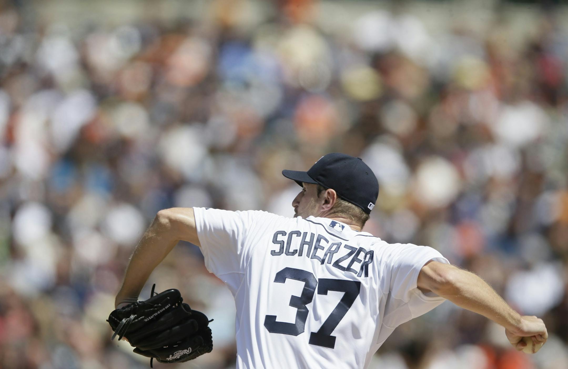 Detroit Tigers starting pitcher Max Scherzer throws during the fourth inning of an interleague baseball game against the Pittsburgh Pirates, Thursday, Aug. 14, 2014 in Detroit. (AP Photo/Carlos Osorio)