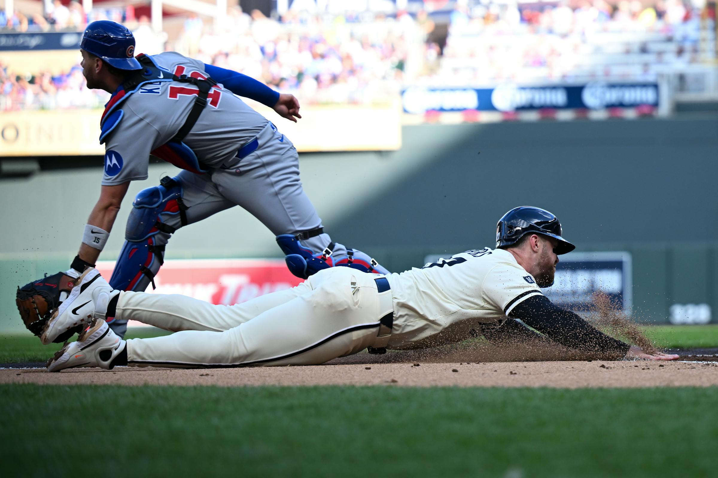 Minnesota Twins, ignited by Byron Buxton, overwhelm Chicago Cubs