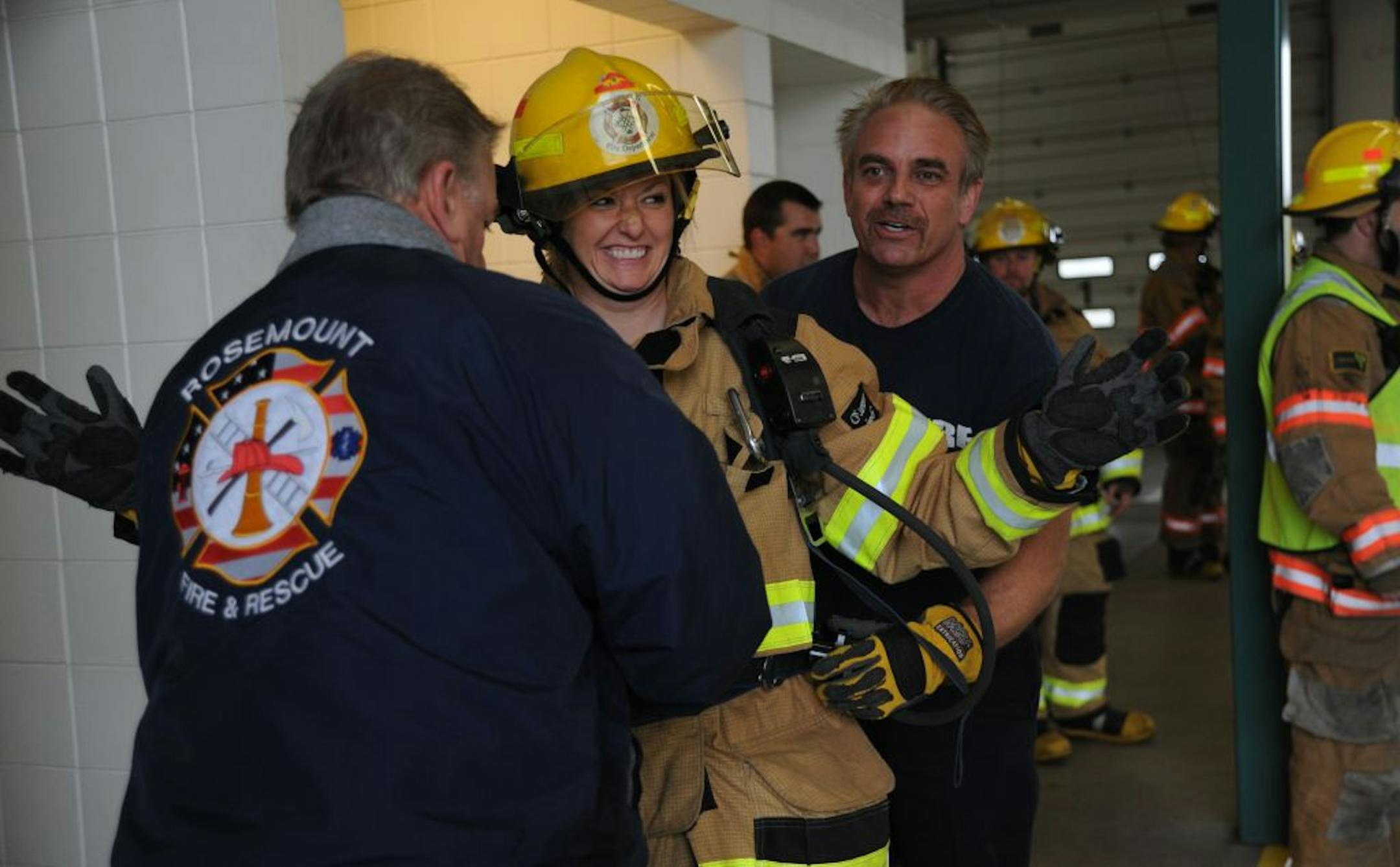 The Rosemount Fire Department is looking for volunteers and offered an agility test practice on Saturday October 20, 2012, for candidates to try out their climbing, lifting and other physical skills. The agility course is intended to help potential candidates decide whether they want to turn in an application and attend an orientation day next spring. The course offers a two-part test. The first is a five-minute timed obstacle course that includes carrying hose bundles up and down stairs, carryi