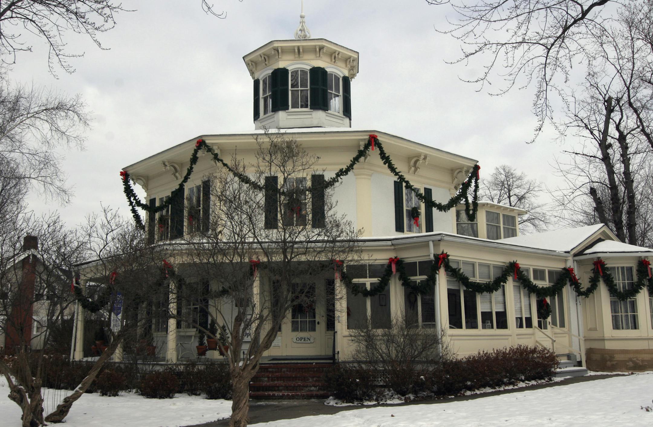 TOM SWEENEY √Ø tsweeney@startribune.com Hudson, WI, 12/07/2005 Destination, Octagon House on historic Third street was built by John and Nancy Moffatt who arrived in Hudson from New York in 1854 ,- four generation lived in the house ORG XMIT: MIN2013042411011053
