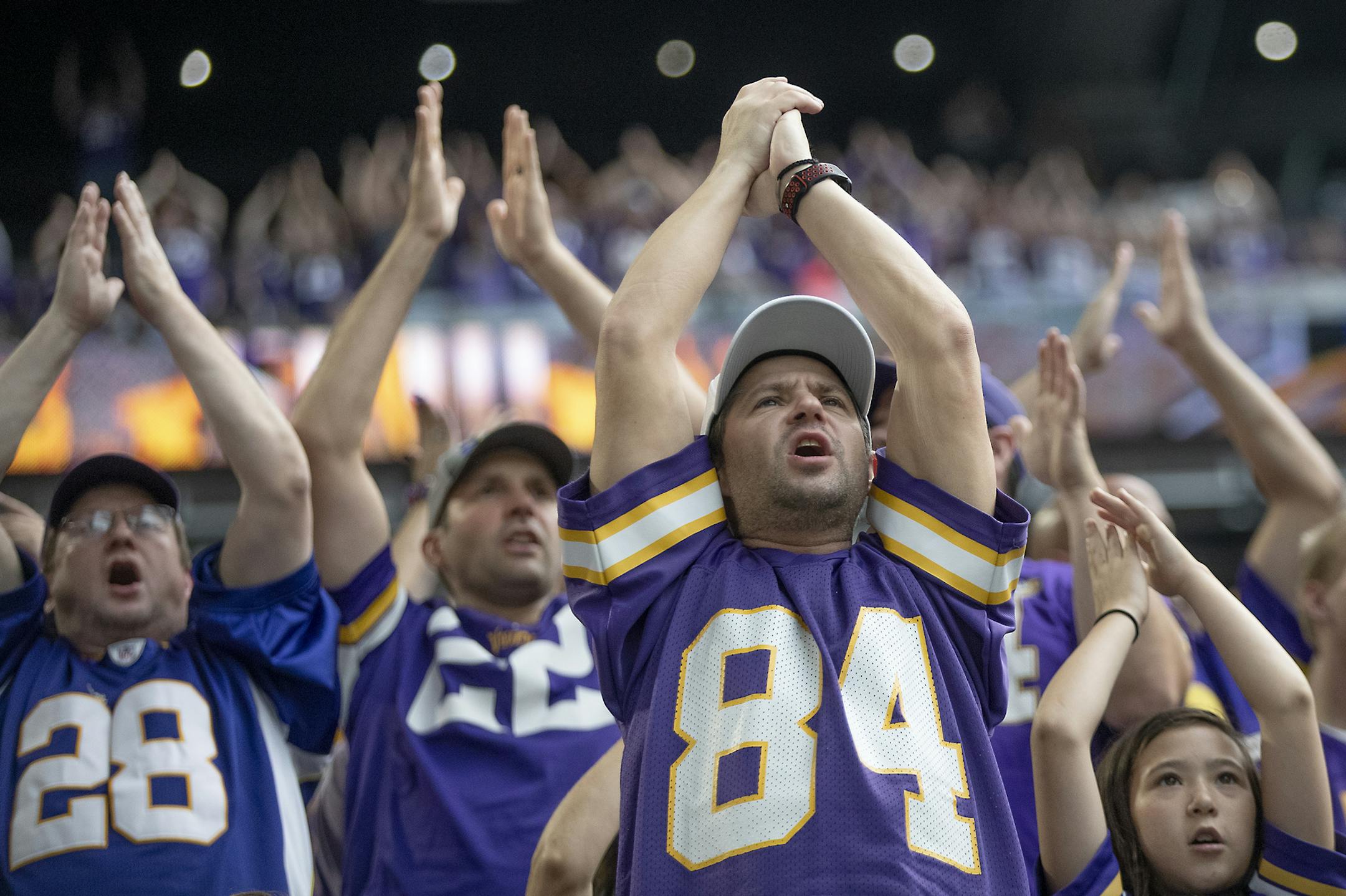 Vikings fan cheered the SKOL chant in the third quarter. ] ELIZABETH FLORES • liz.flores@startribune.com – Minneapolis, MN – September 22, 2019, U.S. Bank Stadium, NFL, Minnesota Vikings vs. Oakland Riders