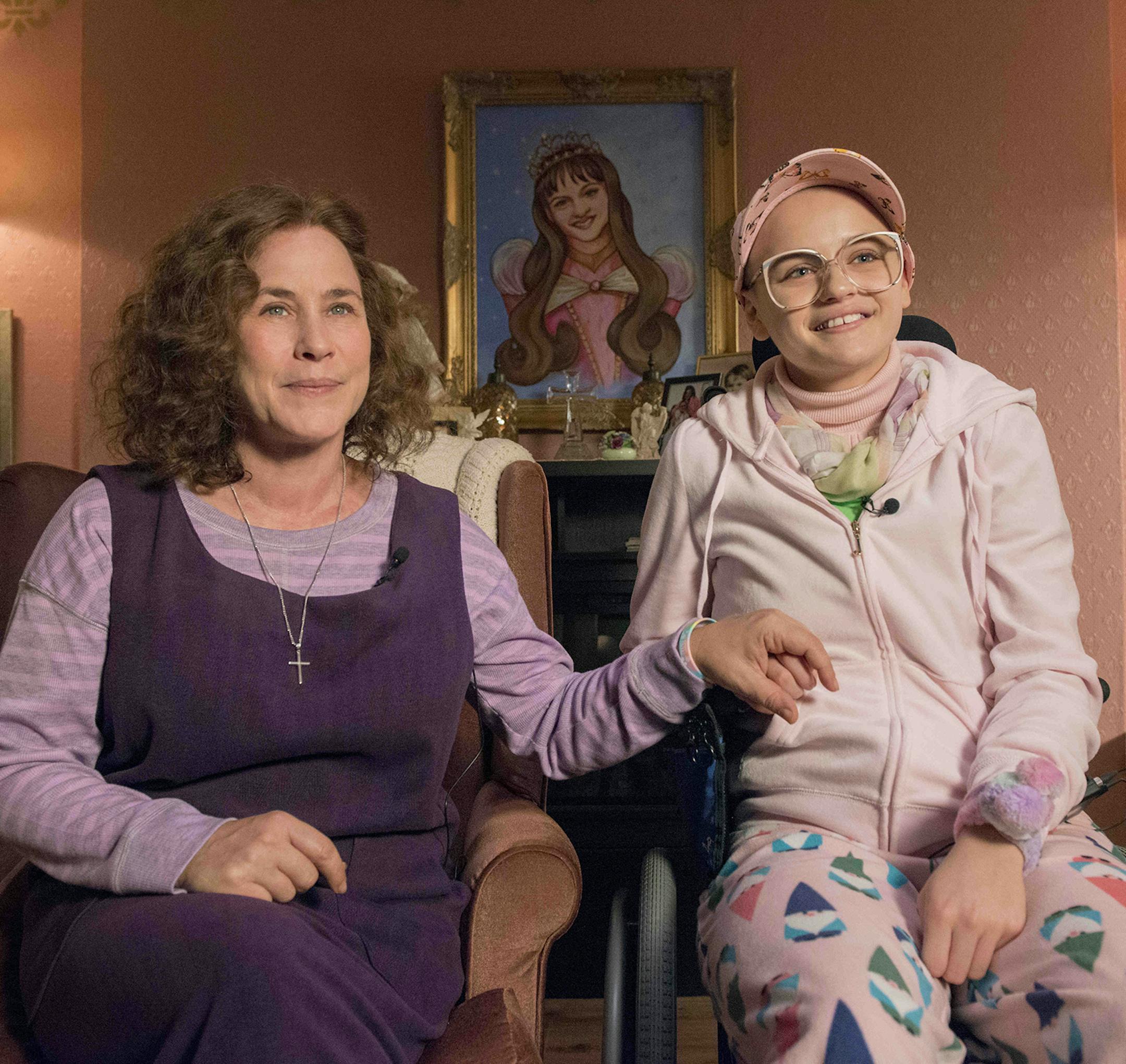 Patricia Arquette, left, and Joey King in "The Act." (Photo by: Brownie Harris / Hulu) ORG XMIT: Season: 1