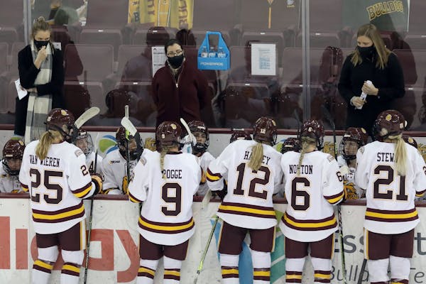Maura Crowell and Minnesota Duluth take an 11-6 record into the NCAA quarterfinals.
