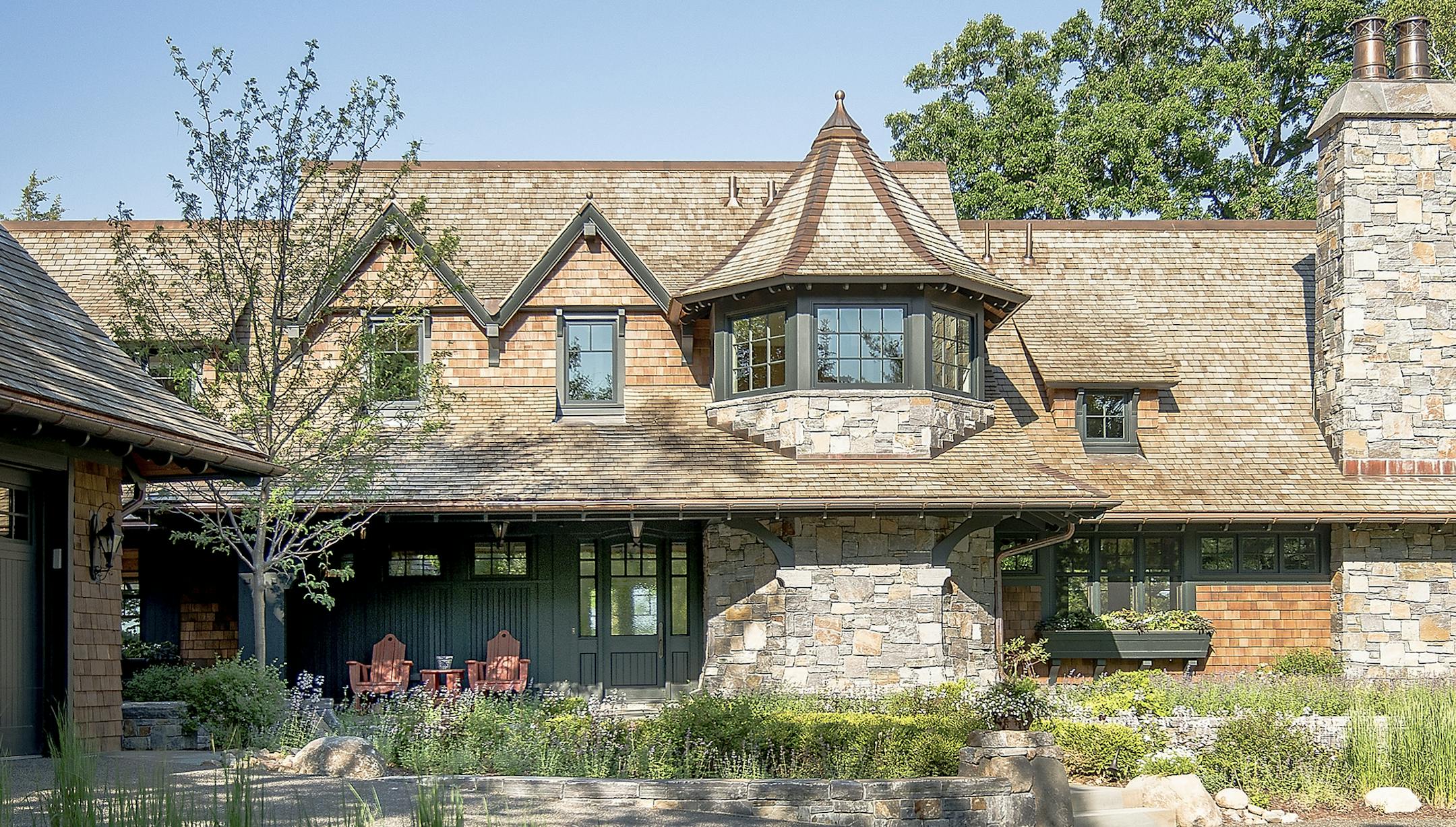 July home of the month - lakeside retreat by TEA2 Architects. credit TEA2 Architects.