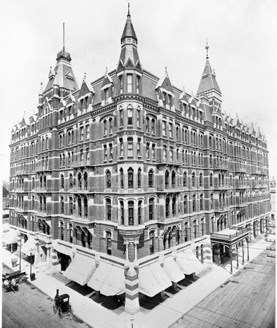 The Ryan (shown circa 1900) was completed in 1885 and demolished with minimal fanfare in 1962.