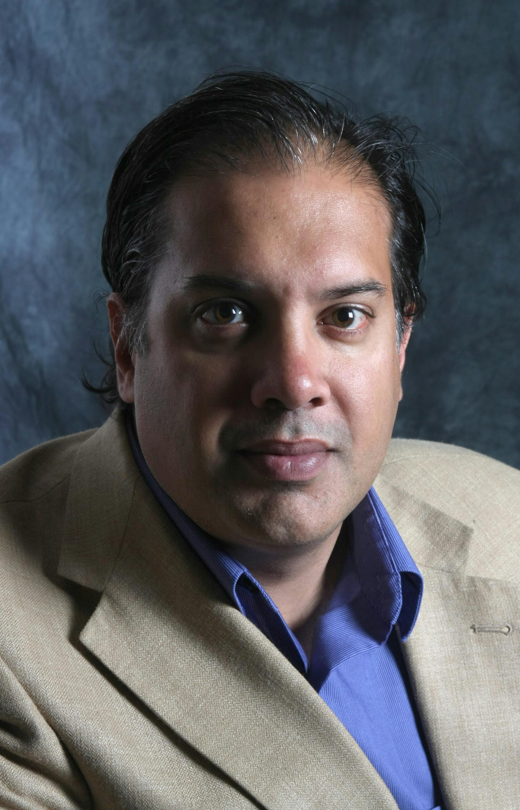 Artcetera blogger Neal Justin