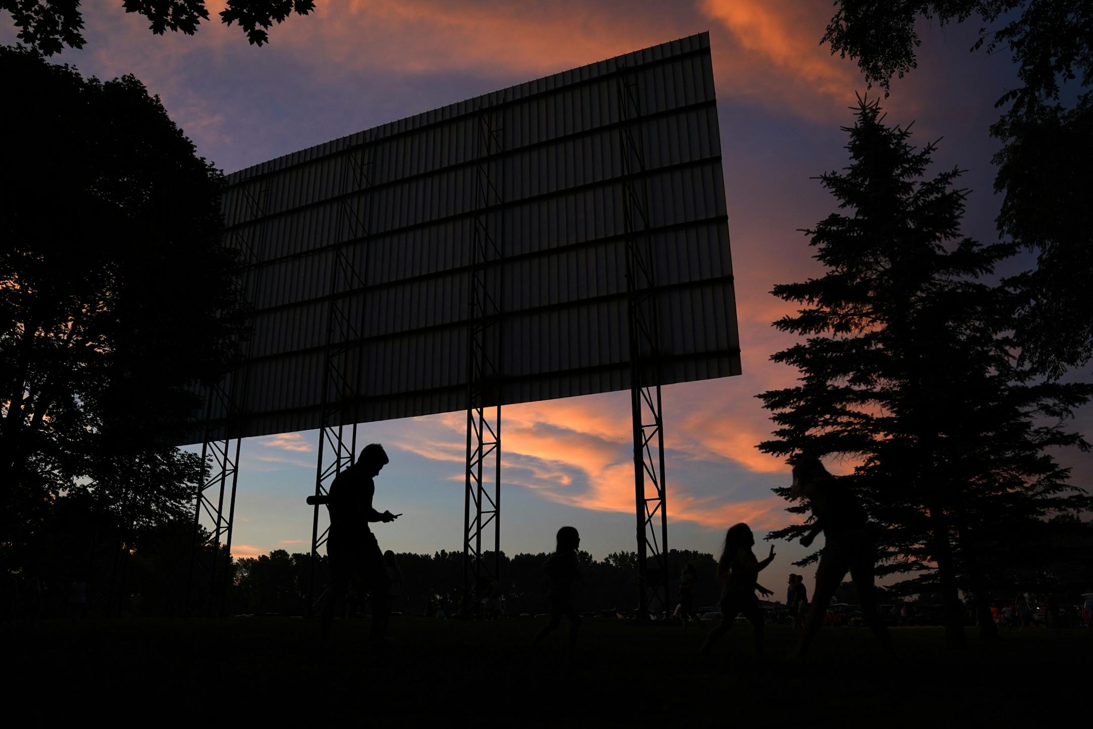 The setting sun marked the start of Friday night's show.