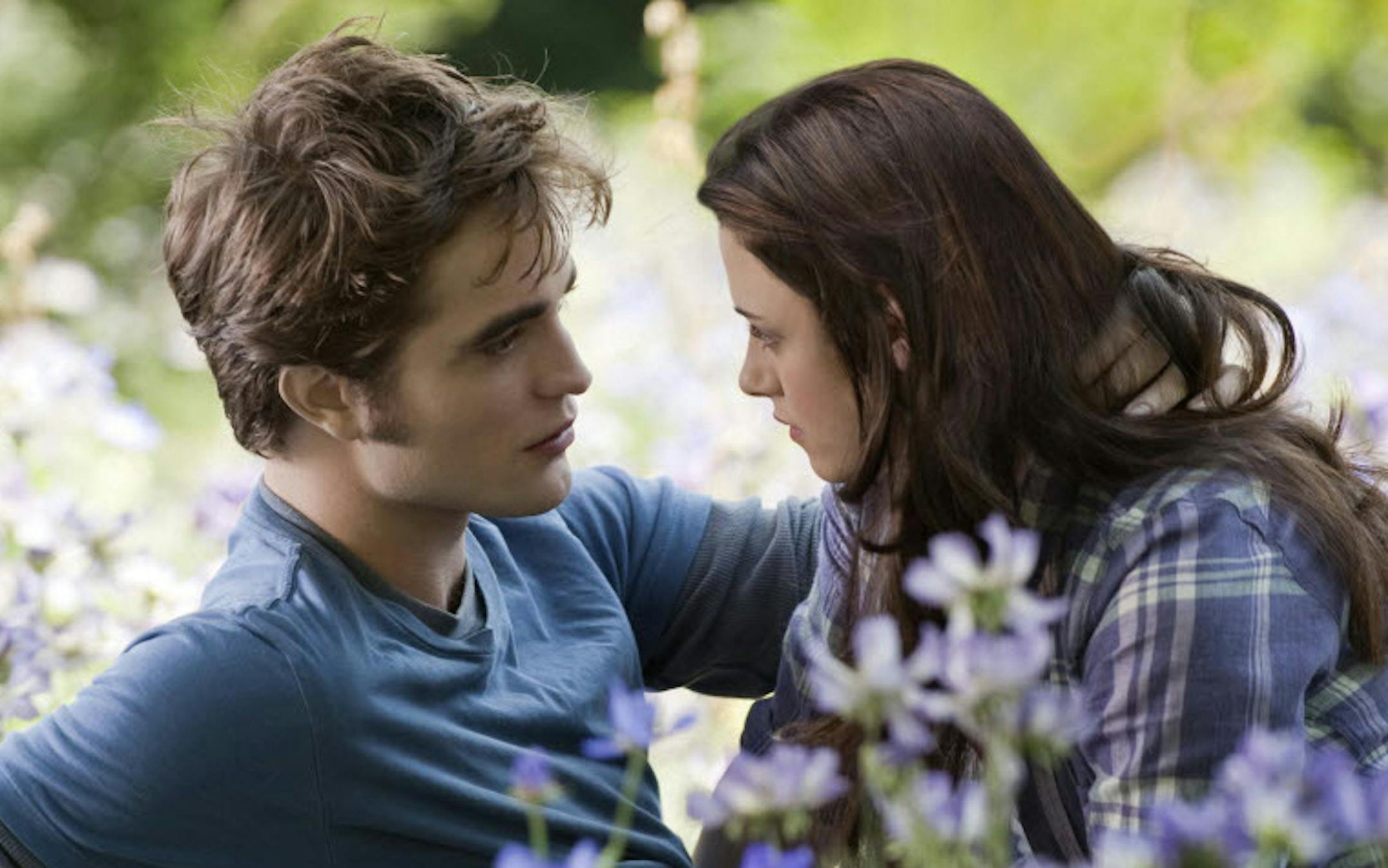 The cast of "Twilight," including Robert Pattinson and Kristen Stewart, will be on Jimmy Kimmel's primetime special tonight.