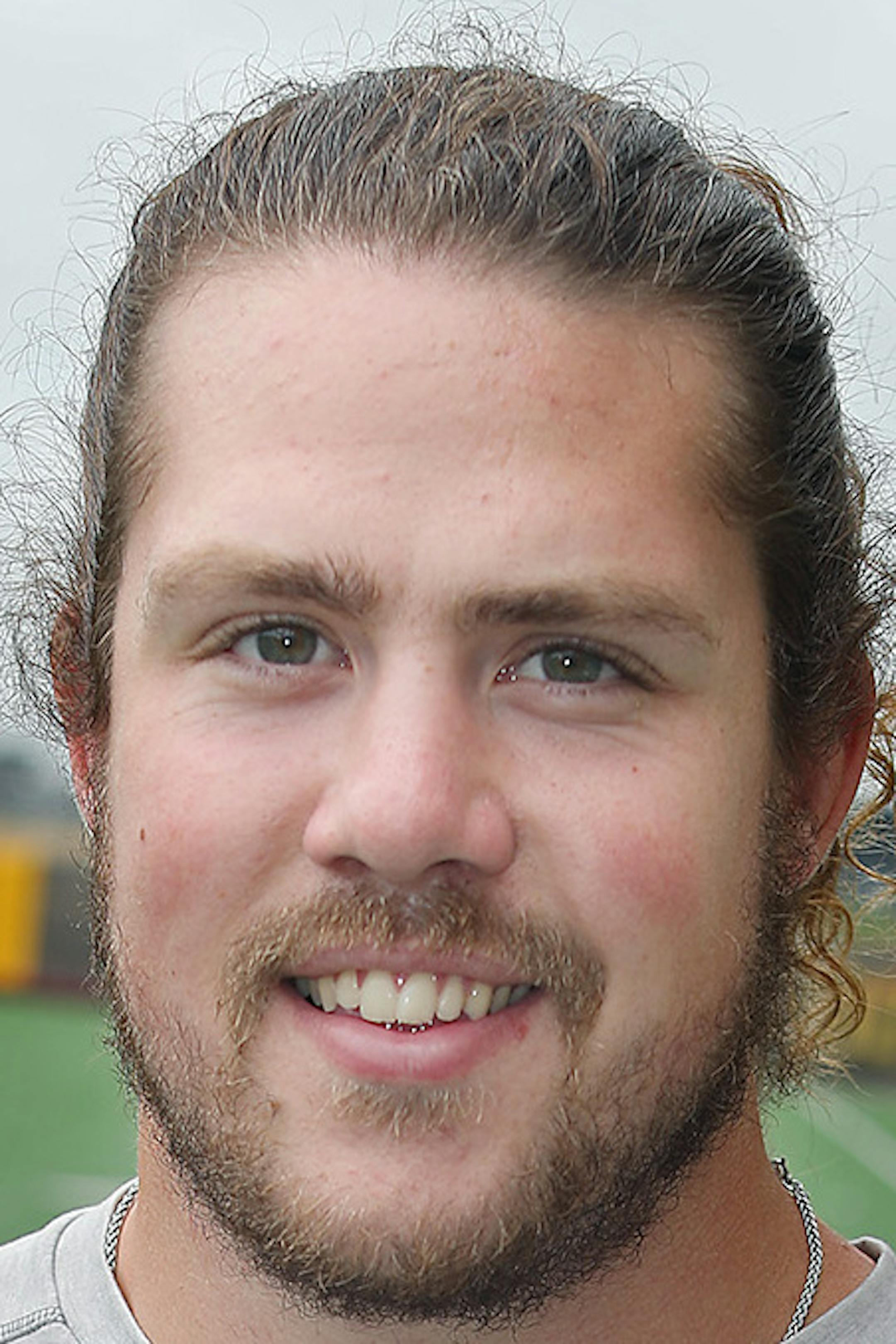 Gophers tackle Jonah Pirsig