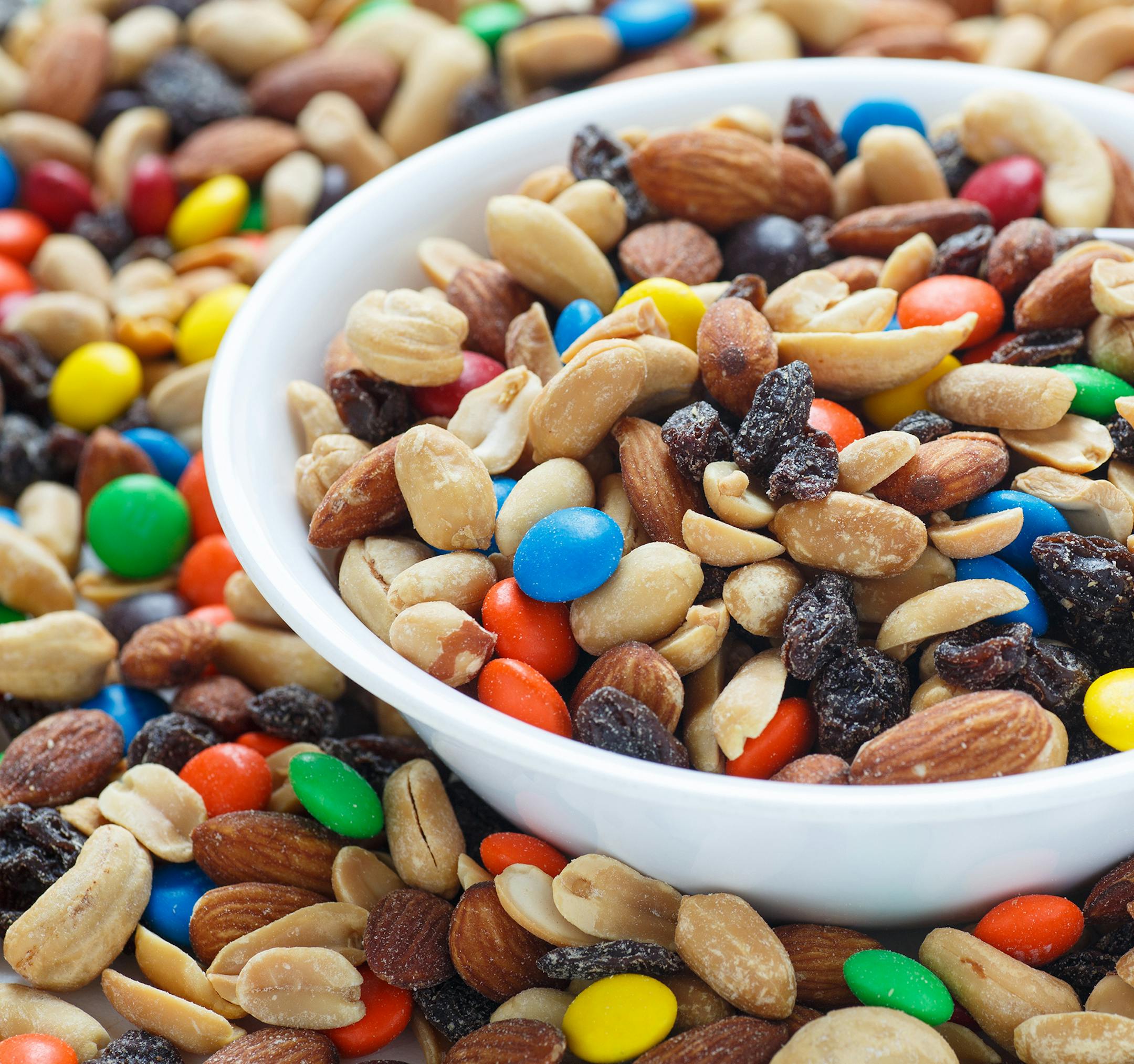 Just because a food calls itself "healthy" doesn't mean it is. You have to look beyond the labels and check out the ingredients to see which foods are the real deal and which are just a gimmick.