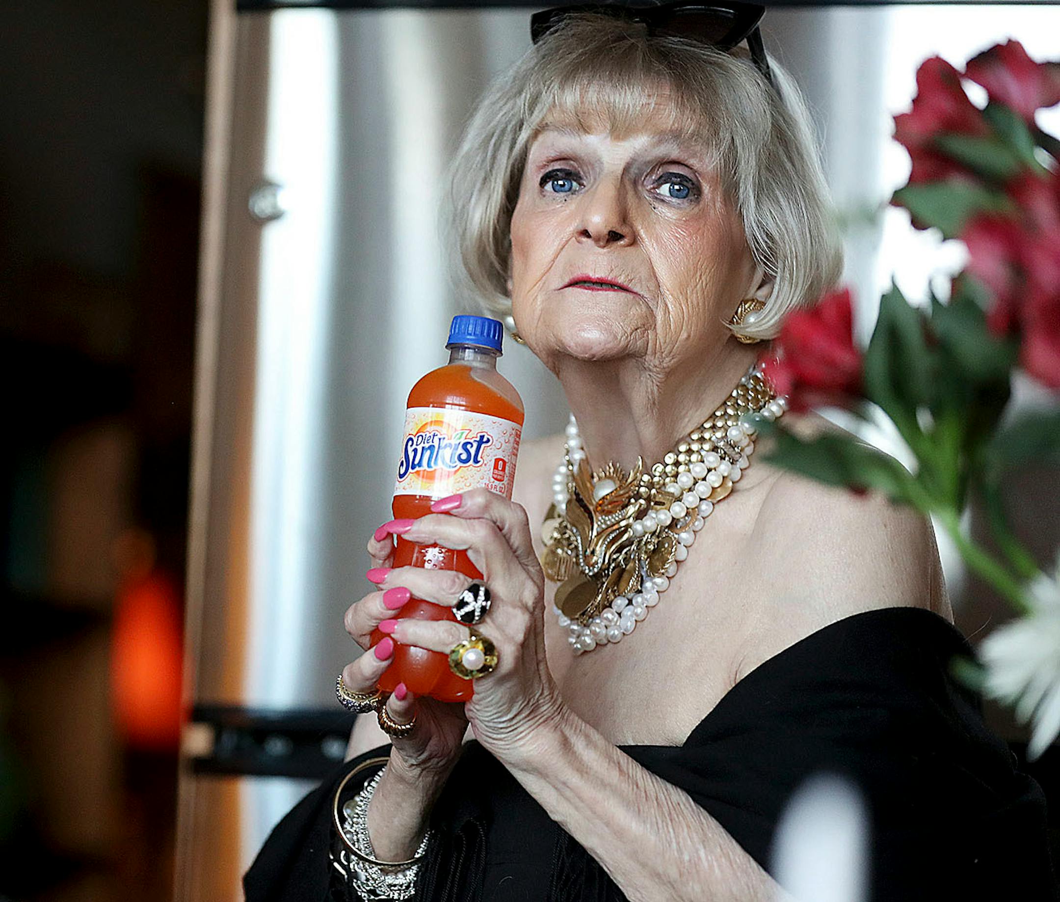 Barbara Carlson paused from getting made, with her current addiction, diet orange soda-for a game of Mah Jongg with friends at a restaurant in Wayzata.