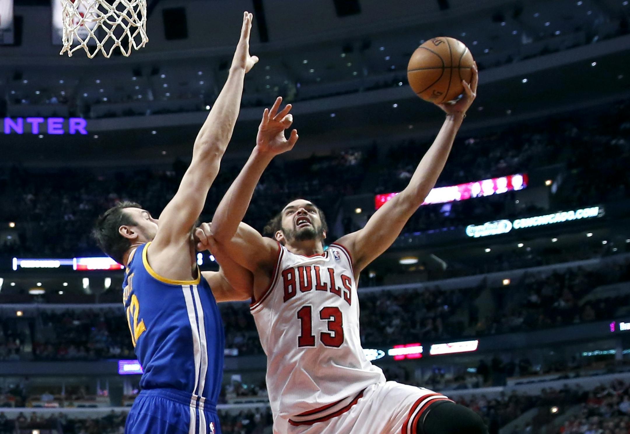 Chicago Bulls center Joakim Noah (13)
