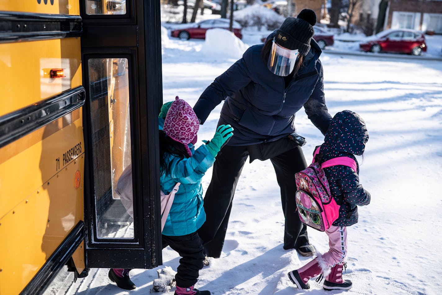 Jefferson Community School principal Holly Kleppe greeted students back to school Monday February 8, 2021 in Minneapolis, MN .] Jerry Holt •Jerry.Holt@startribune.com