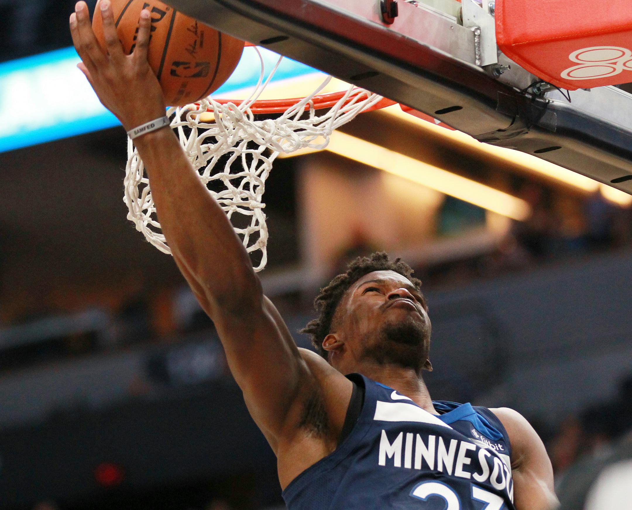 The Timberwolves Jimmy Butler shoots against the Los Angeles Clippers in the first quarter Sunday.