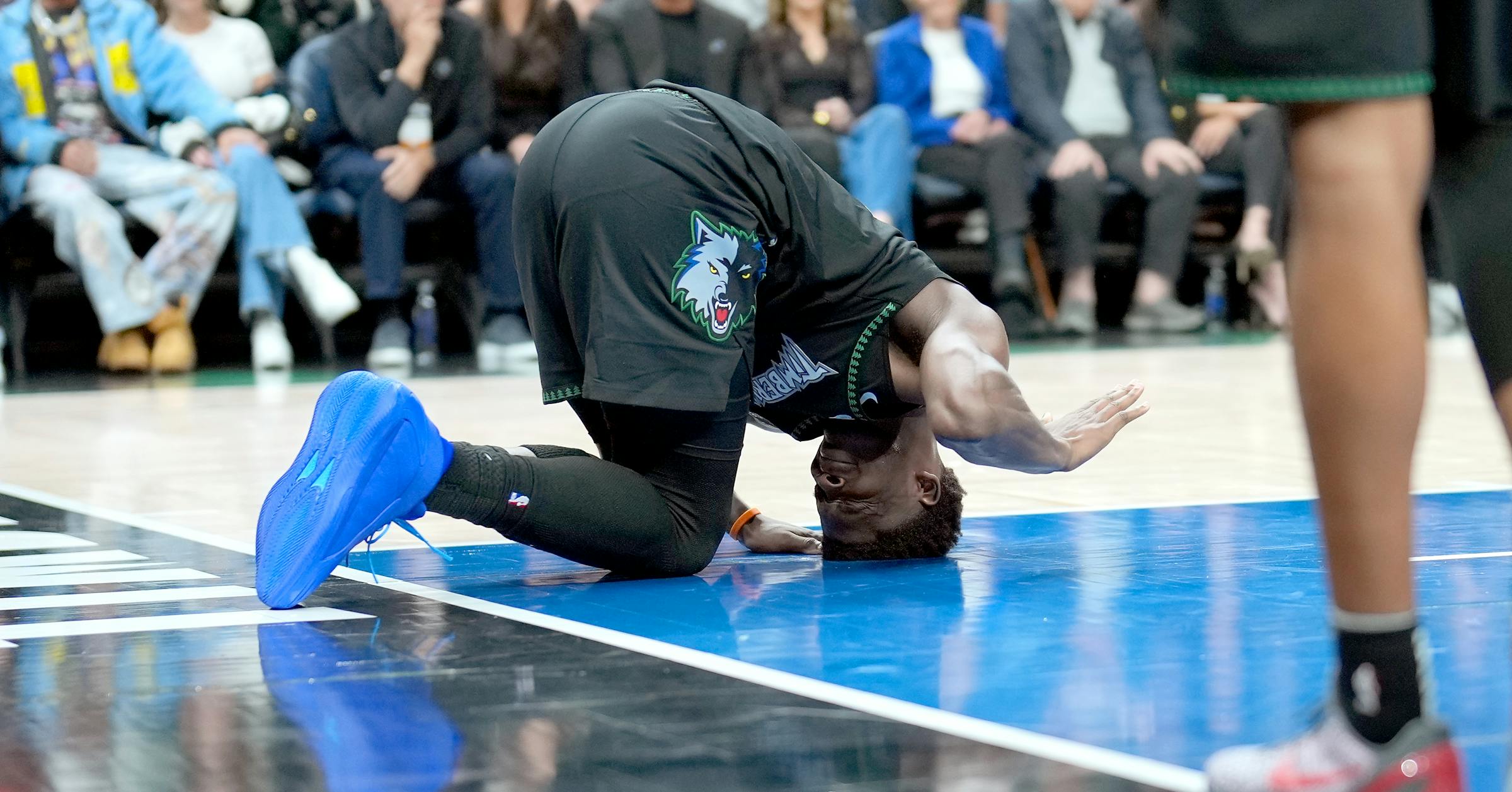 Report: Wolves’ Anthony Edwards likely out multiple weeks with hyperextended left knee, bone bruise - Star Tribune