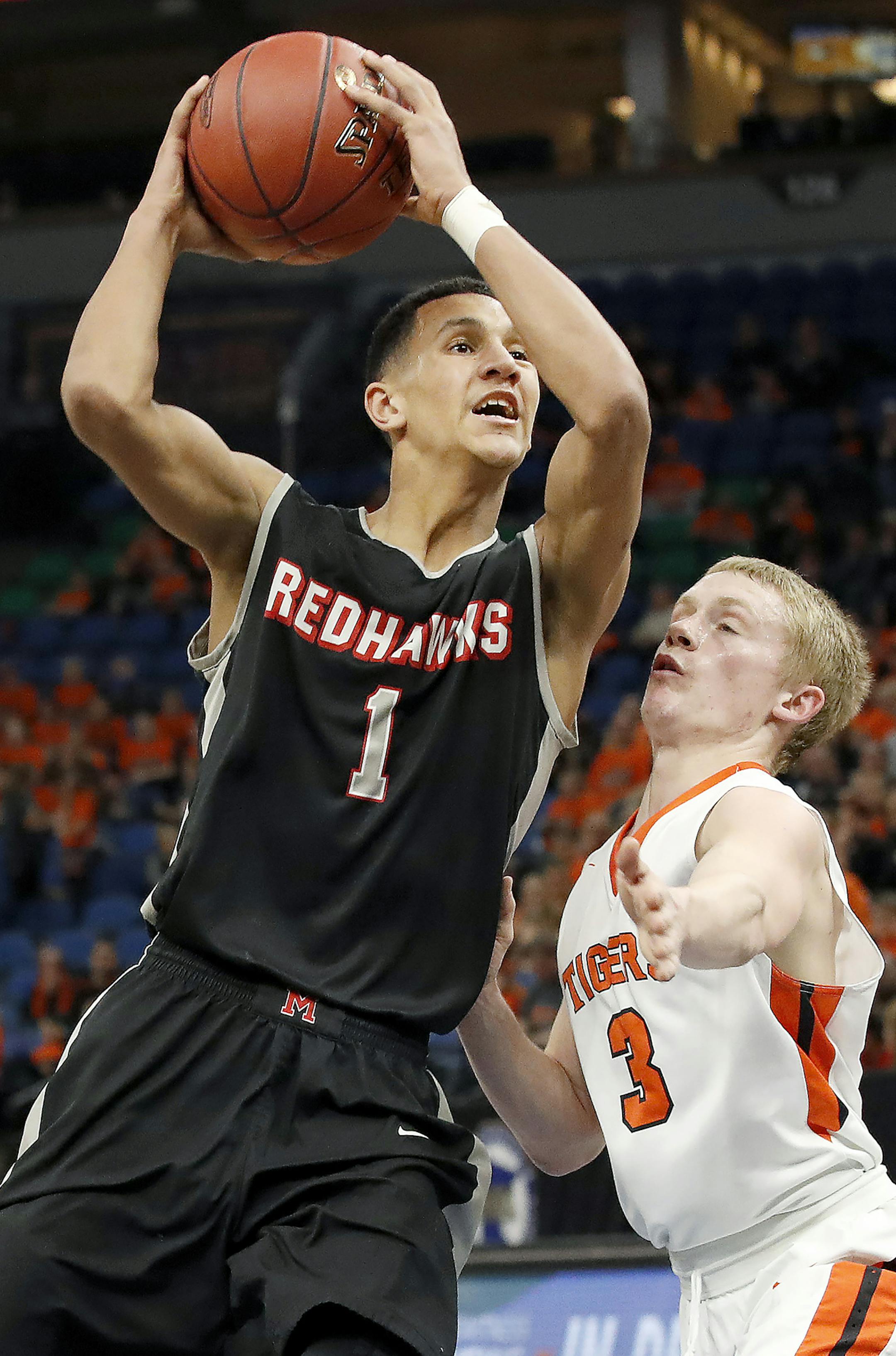 Jalen Suggs (1) of Minnehaha Academy was defended by Mitch Marien (3) of Lake City in the second half. ] CARLOS GONZALEZ ï cgonzalez@startribune.com - March 22, 2017, Minneapolis, MN, Target Center, Minnesota State High School League Boysí Basketball State Tournament, Quarterfinals, Class 2A quarterfinals, Lake City vs. Minnehaha Academy