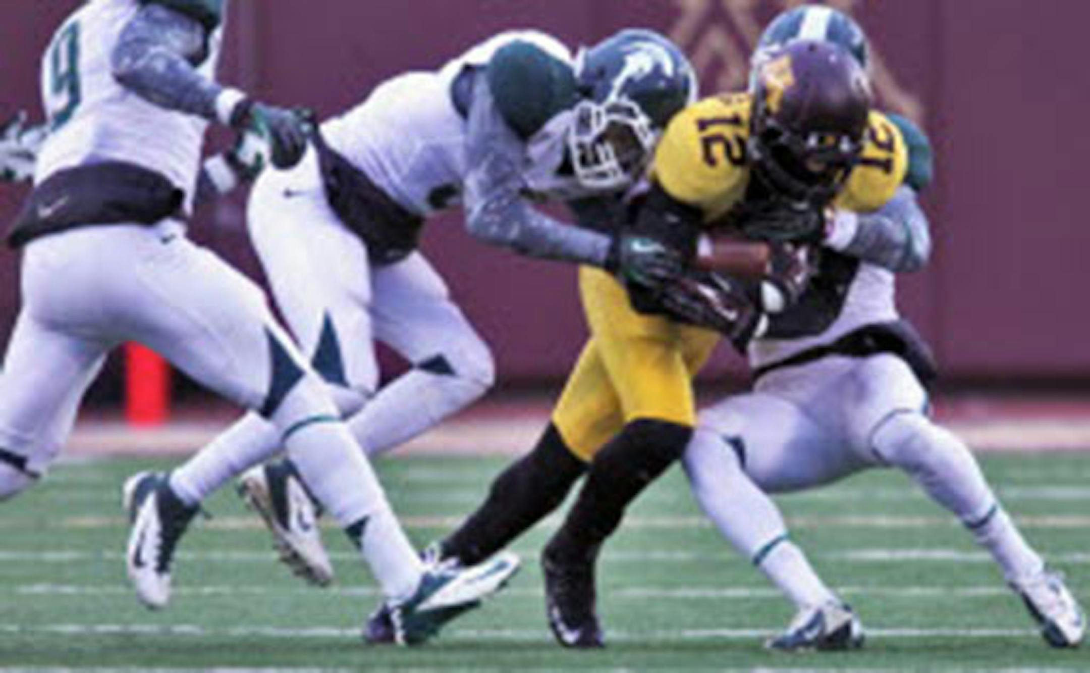 Gophers wide receiver Andre McDonald, who was twice suspended for drug-related issues, is transferring to UW-River Falls.