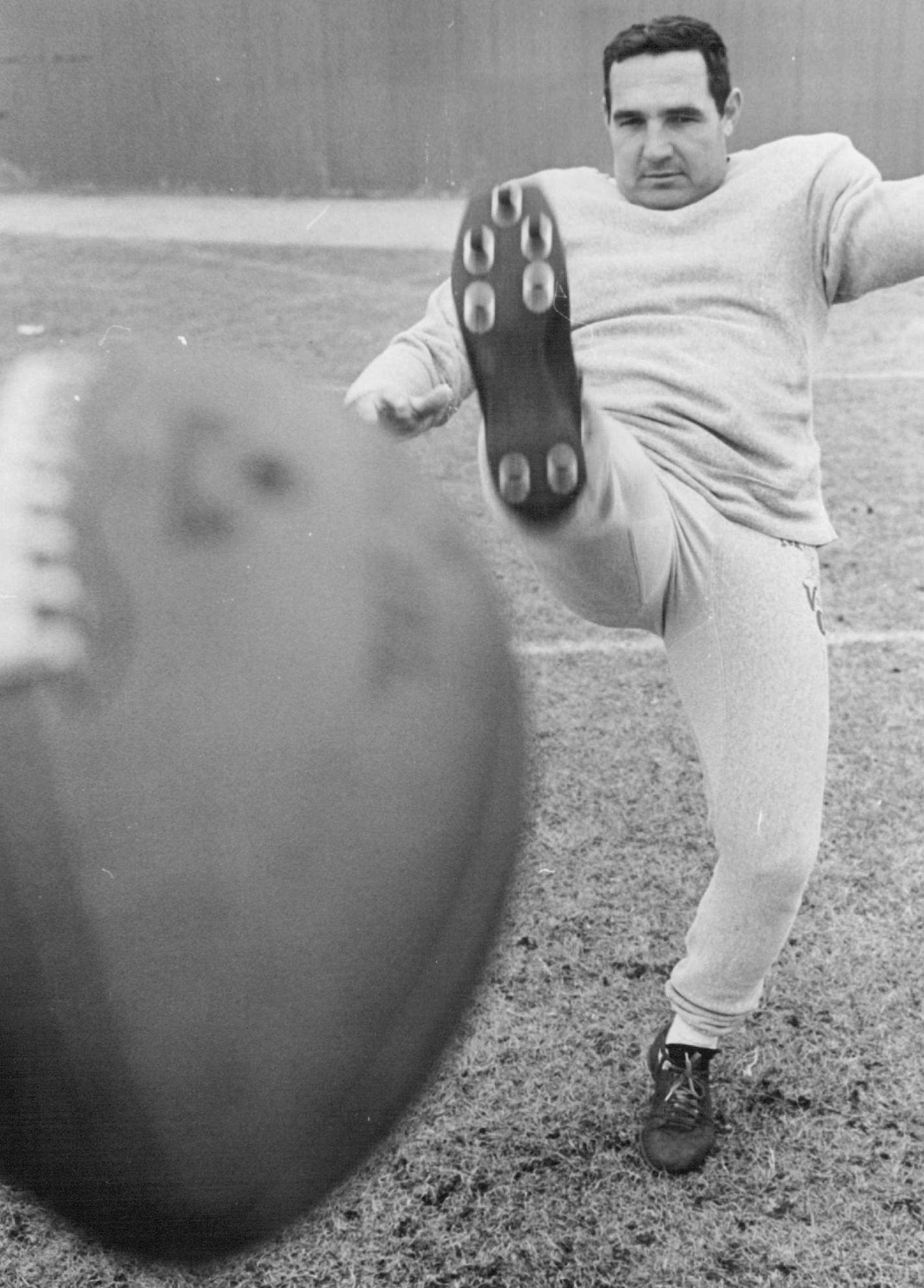 November 23, 1967 Kicker Fred Cox - 'I'm Having a Bad Year' But he still is tied for third in field goals. Fread Cox is a bull of a man, and he was jabbing a thick finger at a sheet of paper. "Thsi is ridiculous, he snorted. "I'm having a bad year, yet I'm about fourth in field goals kicked." November 22, 1967 John Croft, Minneapolis Star Tribune ORG XMIT: MIN2015041315192674