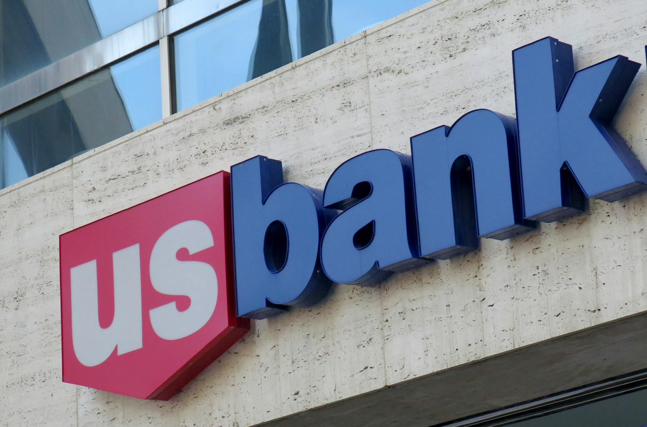 U S Bank announces good results in quarterly earnings, signage at one of their Minneapolis buildings. ] Tom Sweeney, April 15, 2015